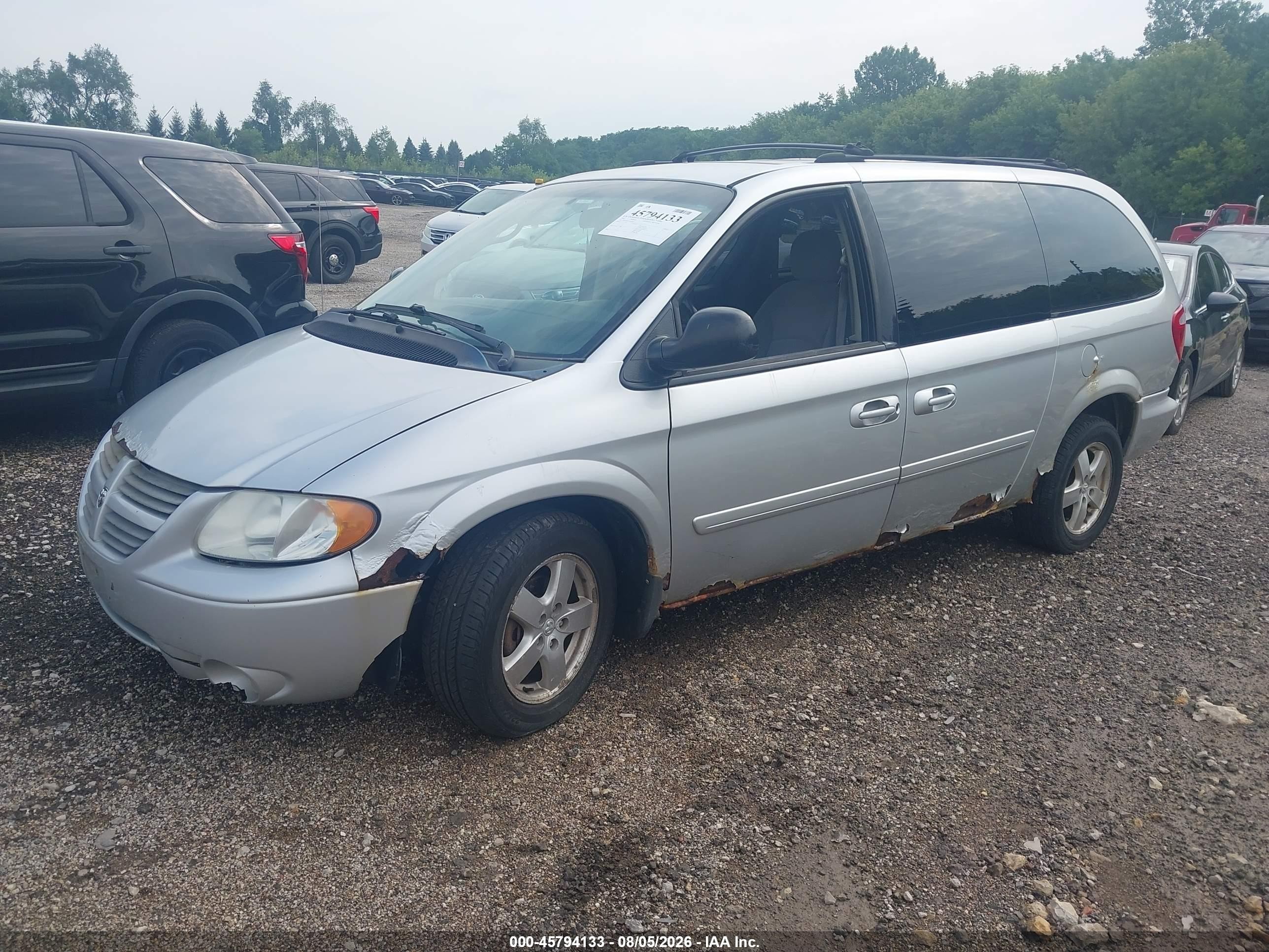 2005 Dodge Grand Caravan Sxt Silver vin: 2D4GP44L95R600022