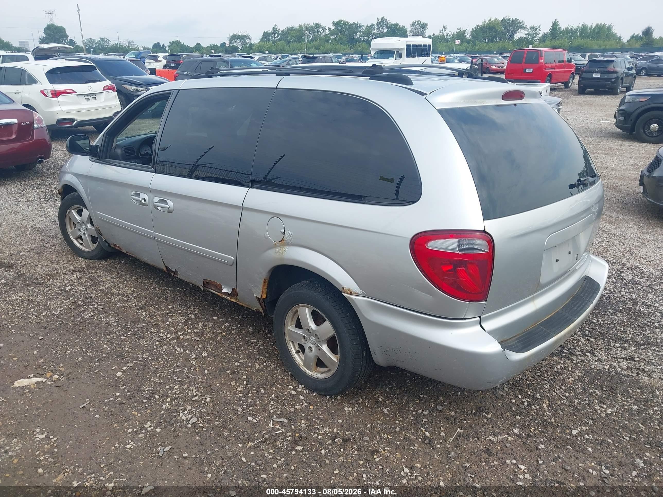 2005 Dodge Grand Caravan Sxt Silver vin: 2D4GP44L95R600022