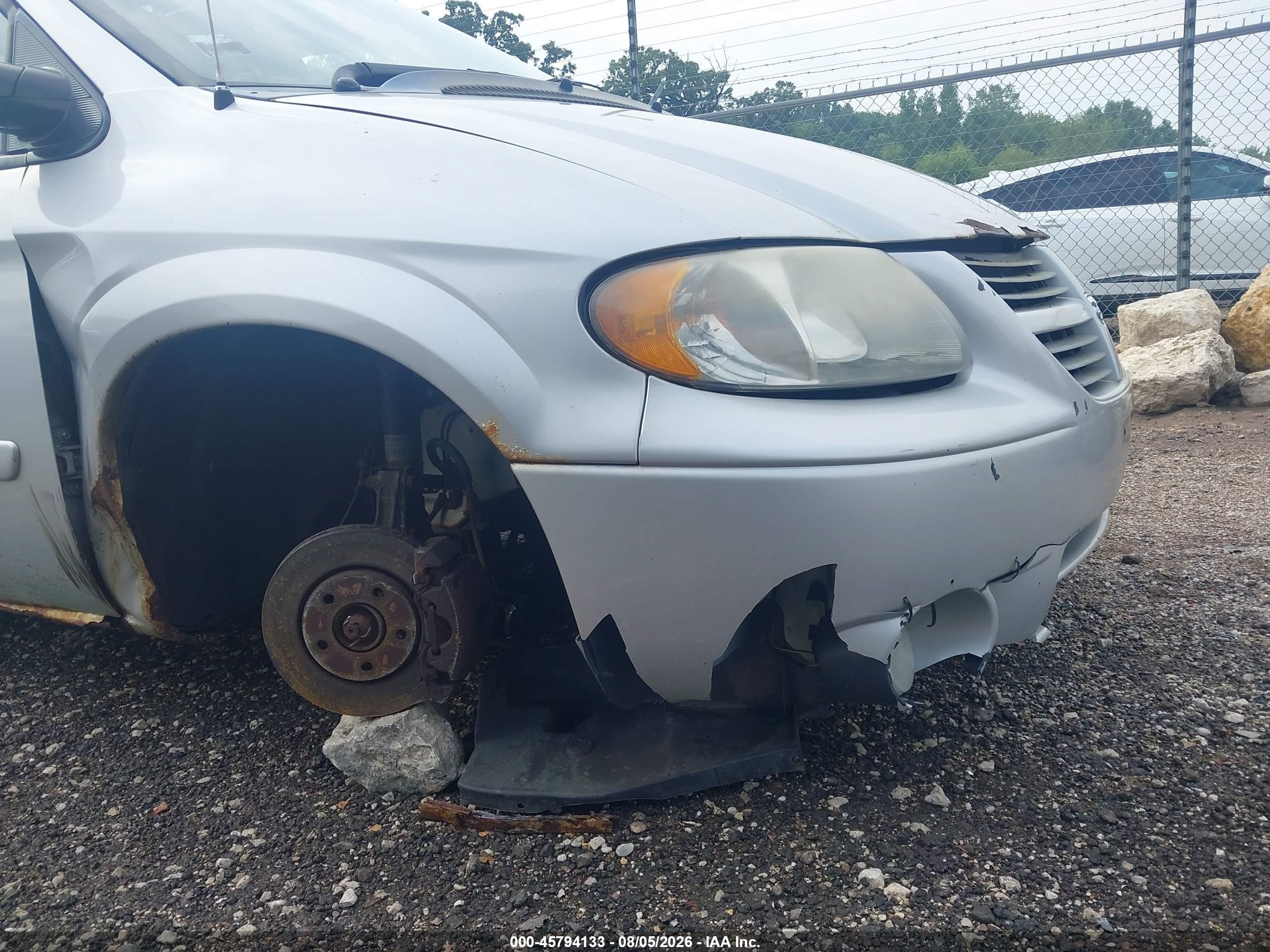 2005 Dodge Grand Caravan Sxt Silver vin: 2D4GP44L95R600022