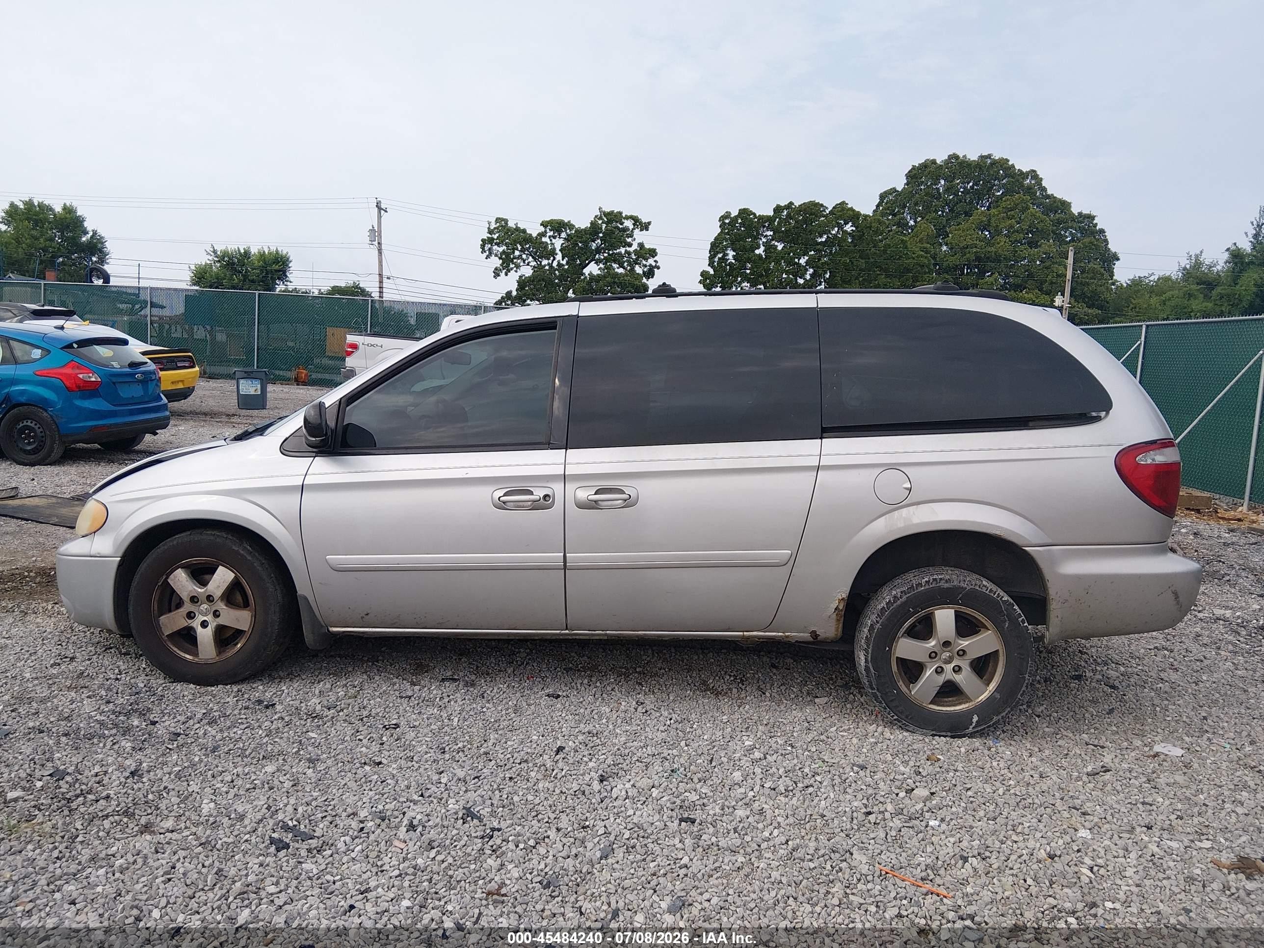 2006 Dodge Grand Caravan Sxt Silver vin: 2D4GP44L96R635564