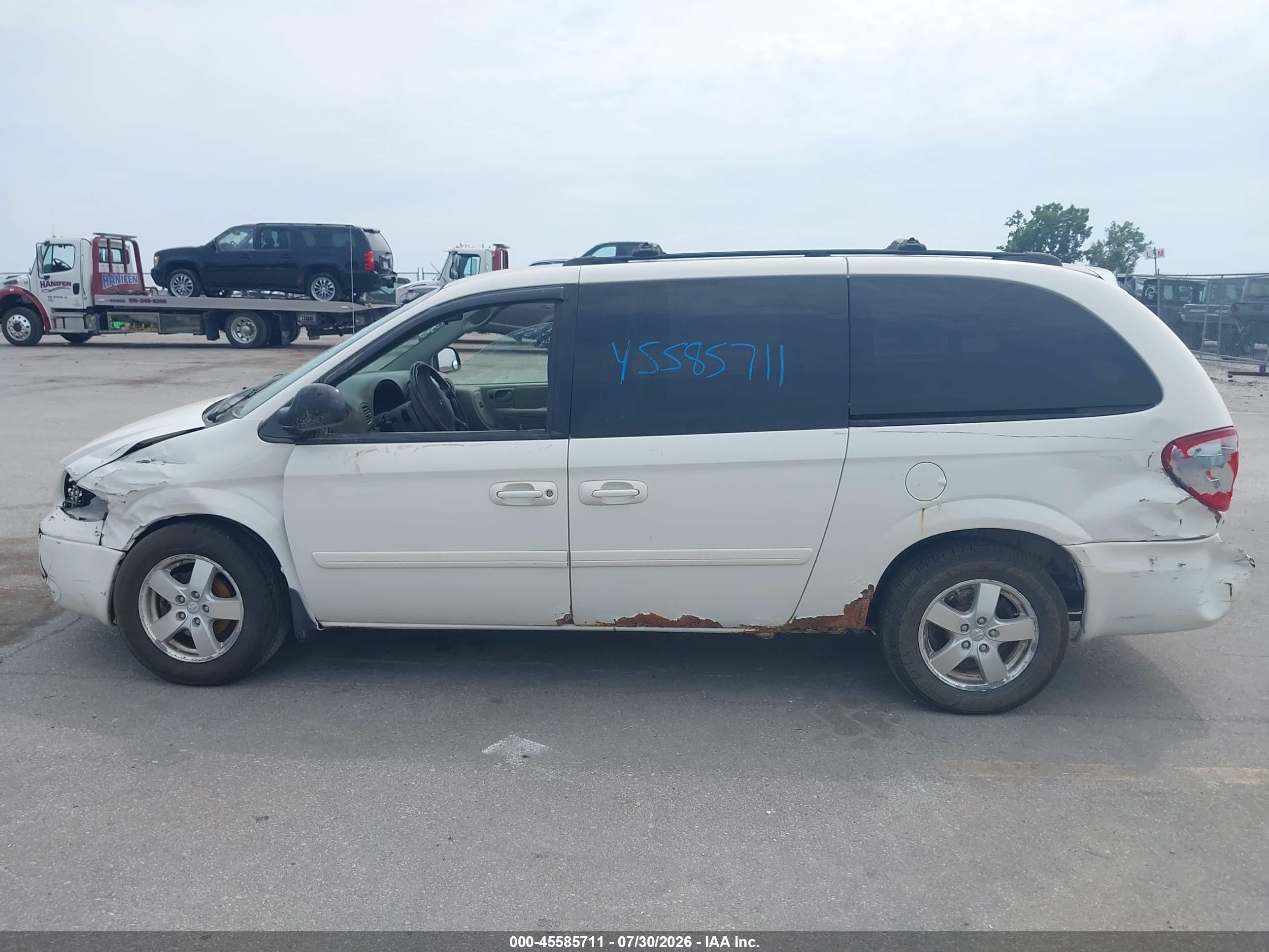2006 Dodge Grand Caravan Sxt White vin: 2D4GP44L96R654096