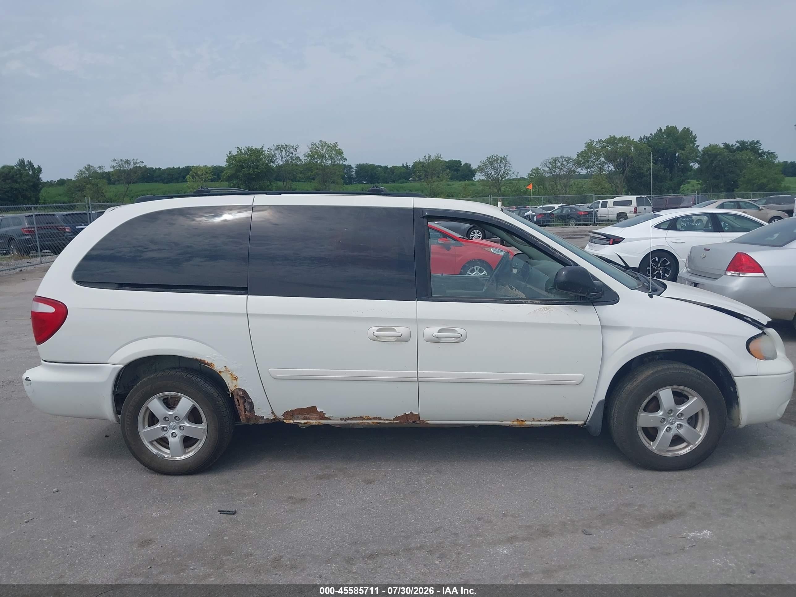 2006 Dodge Grand Caravan Sxt White vin: 2D4GP44L96R654096