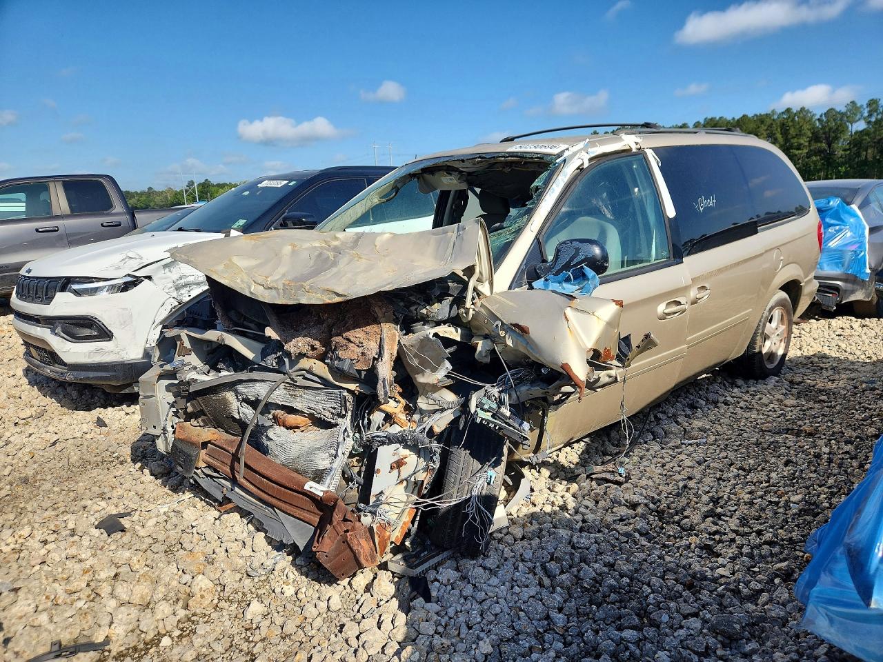 2006 Dodge Grand Caravan Sxt Tan vin: 2D4GP44L96R730402