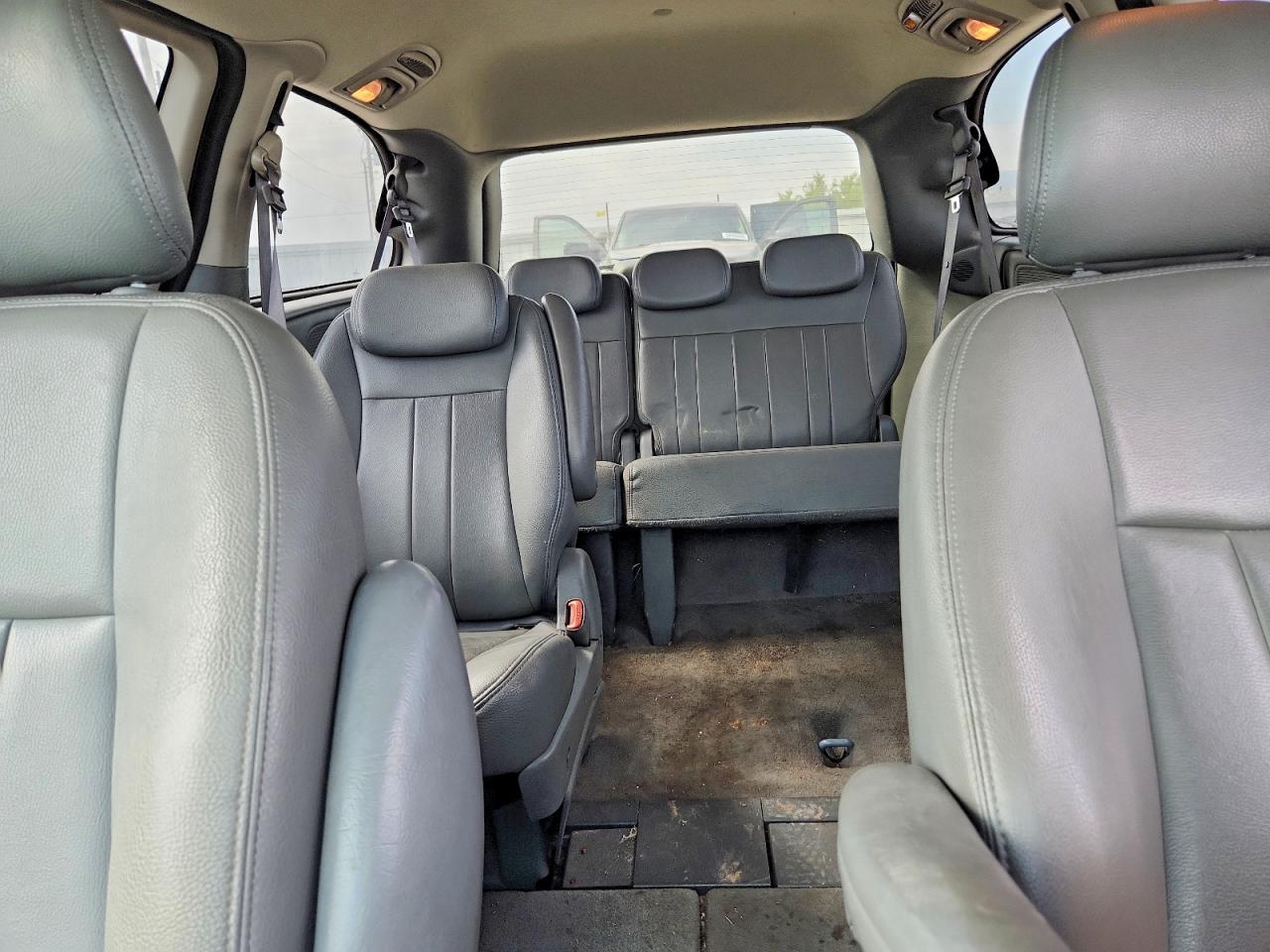 2006 Dodge Grand Caravan Sxt Blue vin: 2D4GP44L96R811156