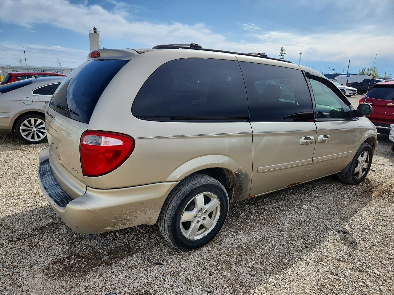 2007 Dodge Grand Caravan Sxt Beige vin: 2D4GP44L97R119397