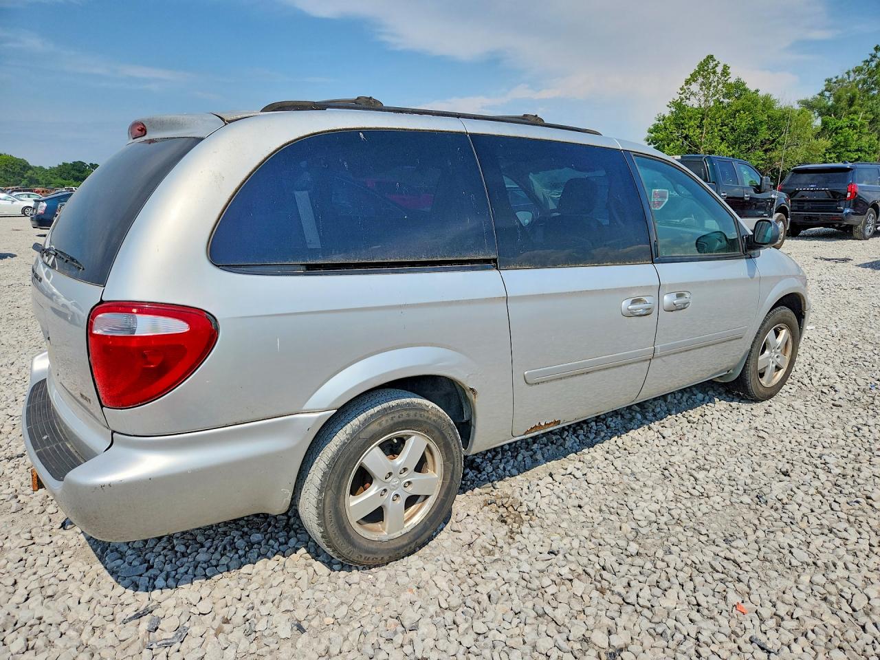2007 Dodge Grand Caravan Sxt Silver vin: 2D4GP44L97R271258