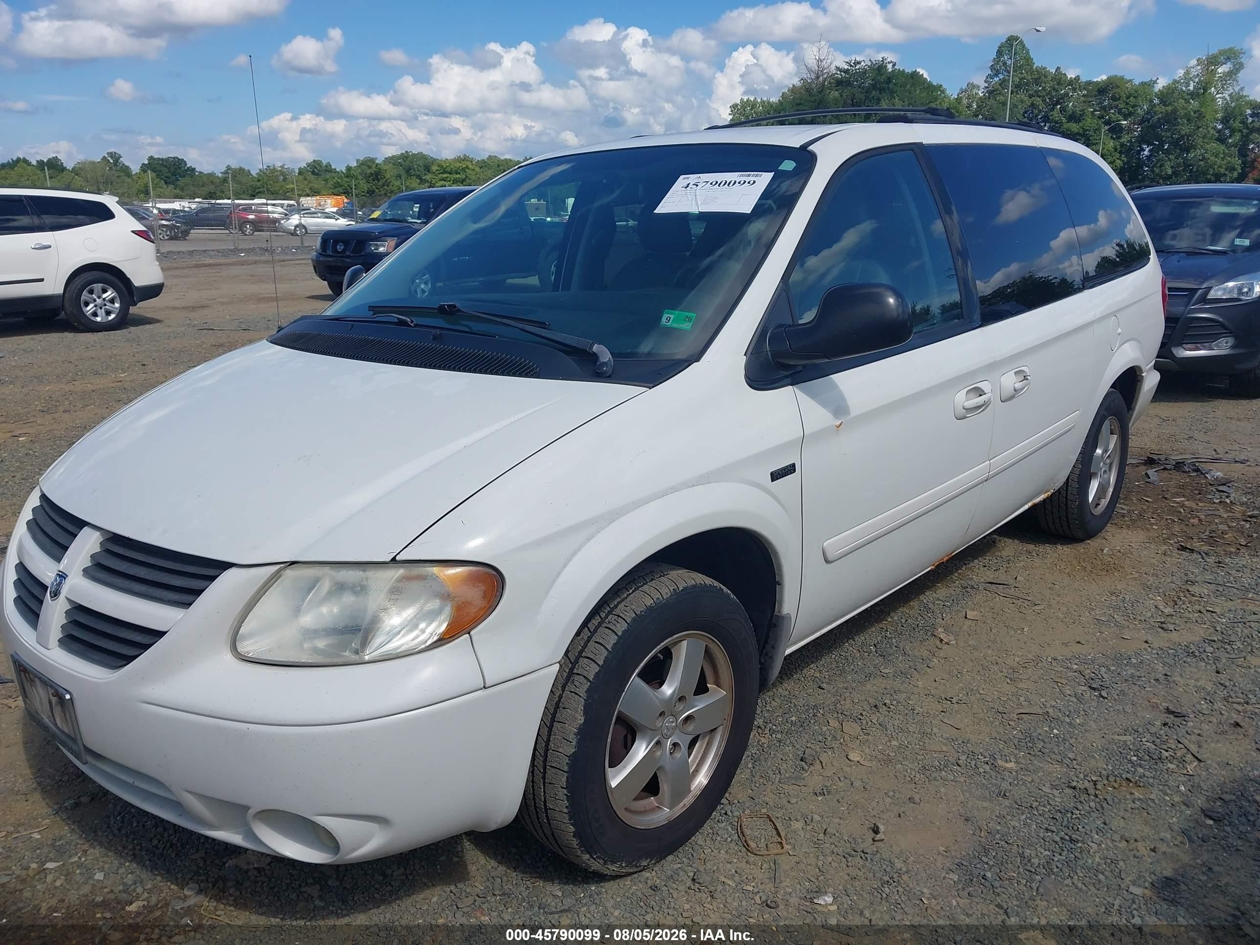 2007 Dodge Grand Caravan Sxt White vin: 2D4GP44L97R286374