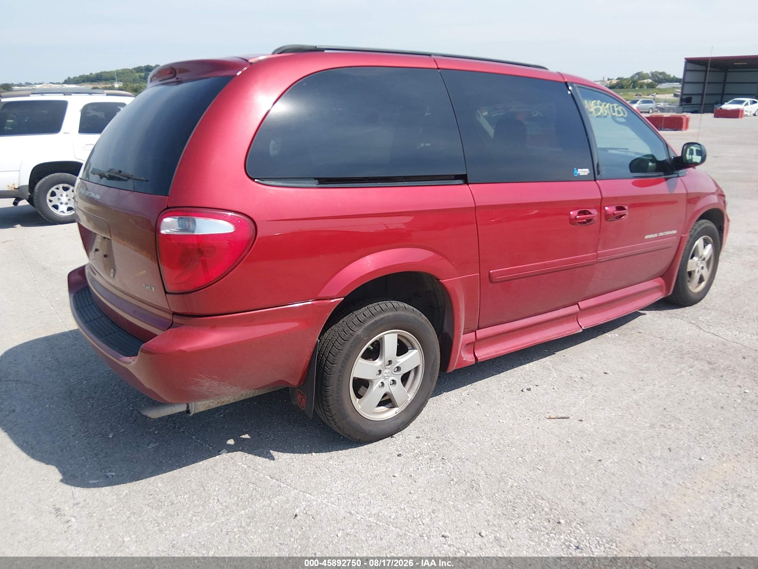 2007 Dodge Grand Caravan Sxt Red vin: 2D4GP44L97R313234