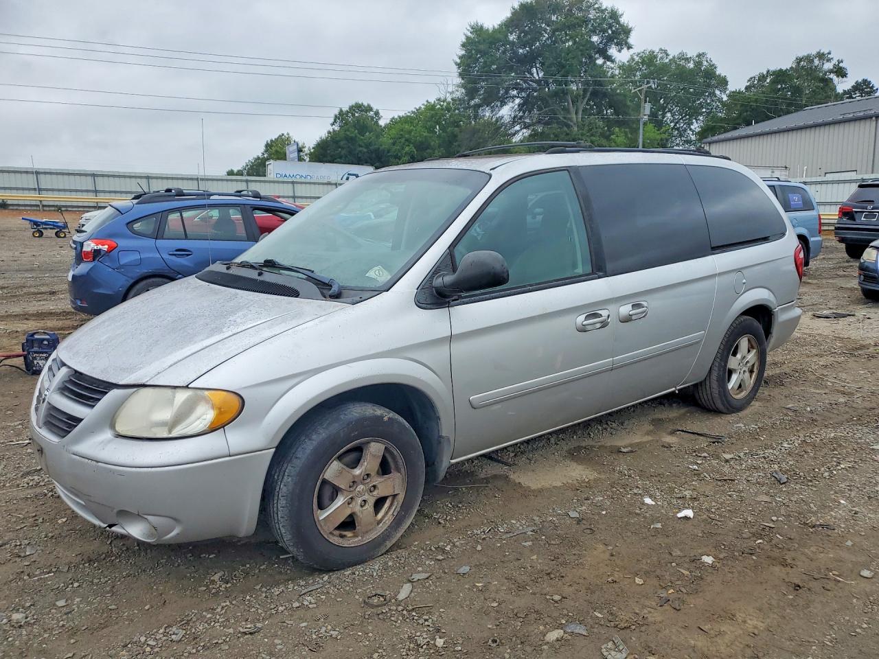 2005 Dodge Grand Caravan Sxt Silver vin: 2D4GP44LX5R266325