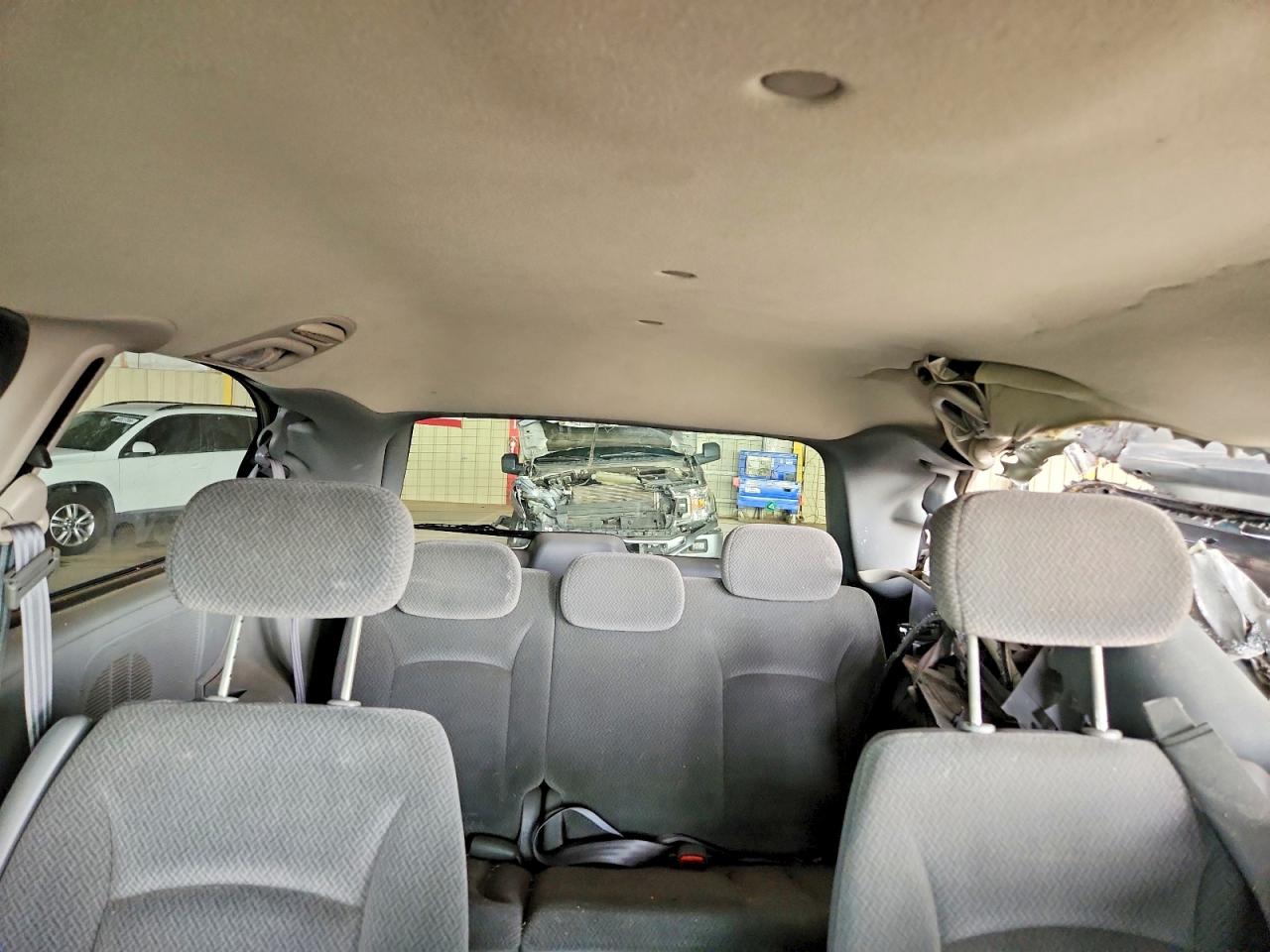 2005 Dodge Grand Caravan Sxt Silver vin: 2D4GP44LX5R392796