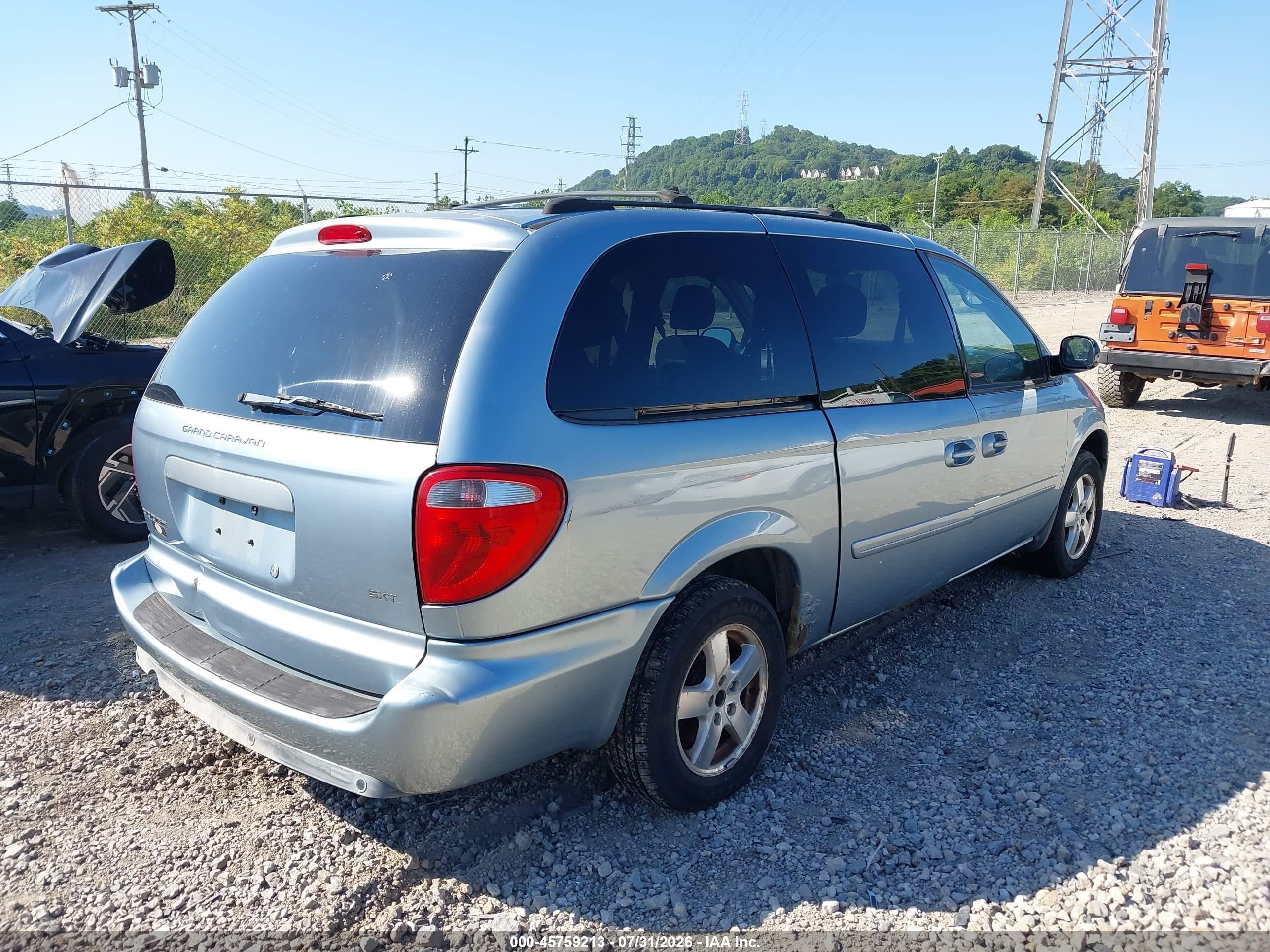 2005 Dodge Grand Caravan Sxt Light Blue vin: 2D4GP44LX5R464984