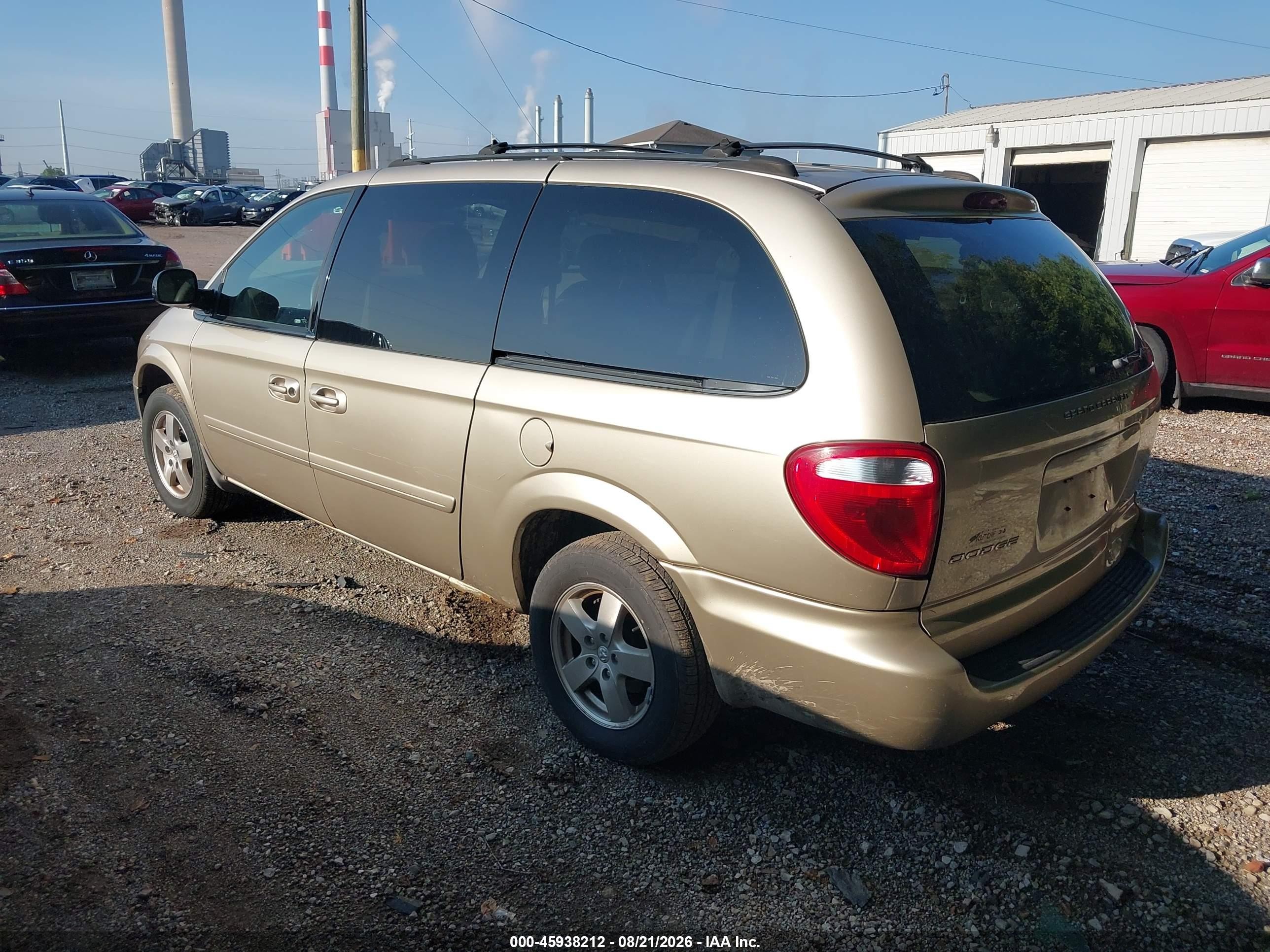 2005 Dodge Grand Caravan Sxt Gold vin: 2D4GP44LX5R569377