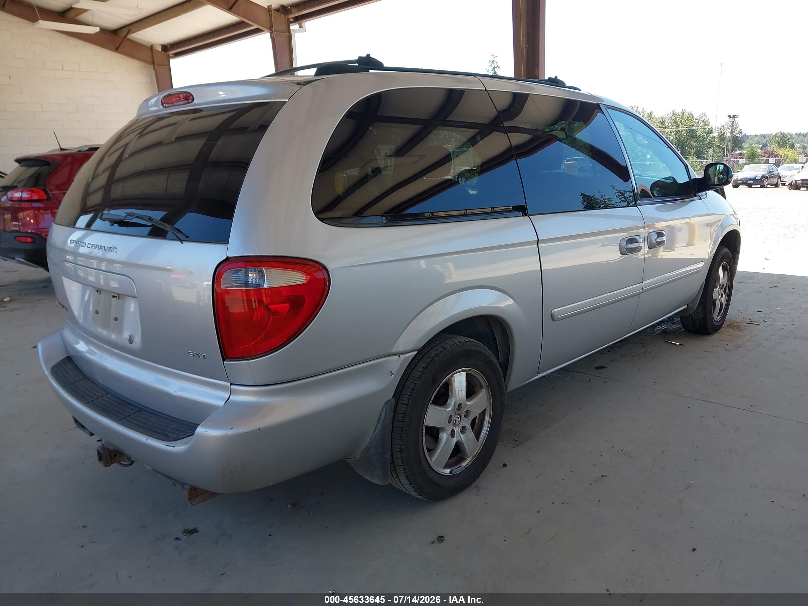 2005 Dodge Caravan Sxt Silver vin: 2D4GP44LX5R573879