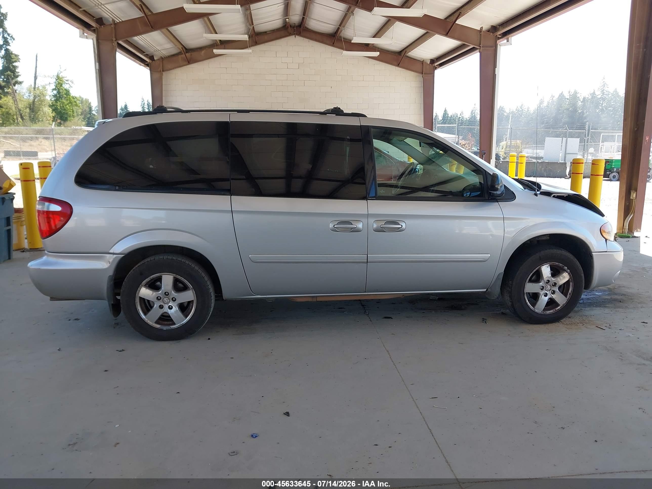 2005 Dodge Caravan Sxt Silver vin: 2D4GP44LX5R573879