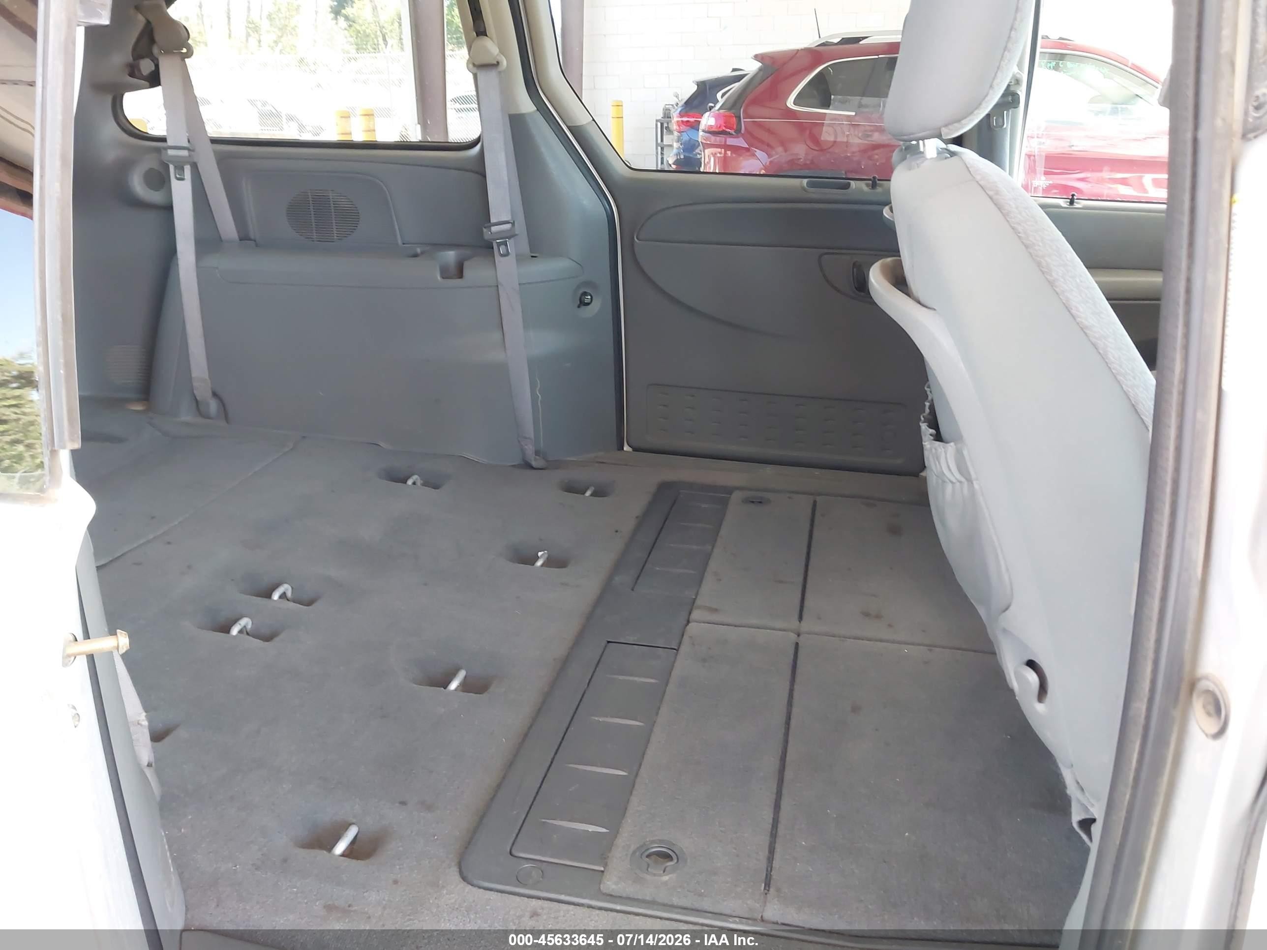 2005 Dodge Caravan Sxt Silver vin: 2D4GP44LX5R573879
