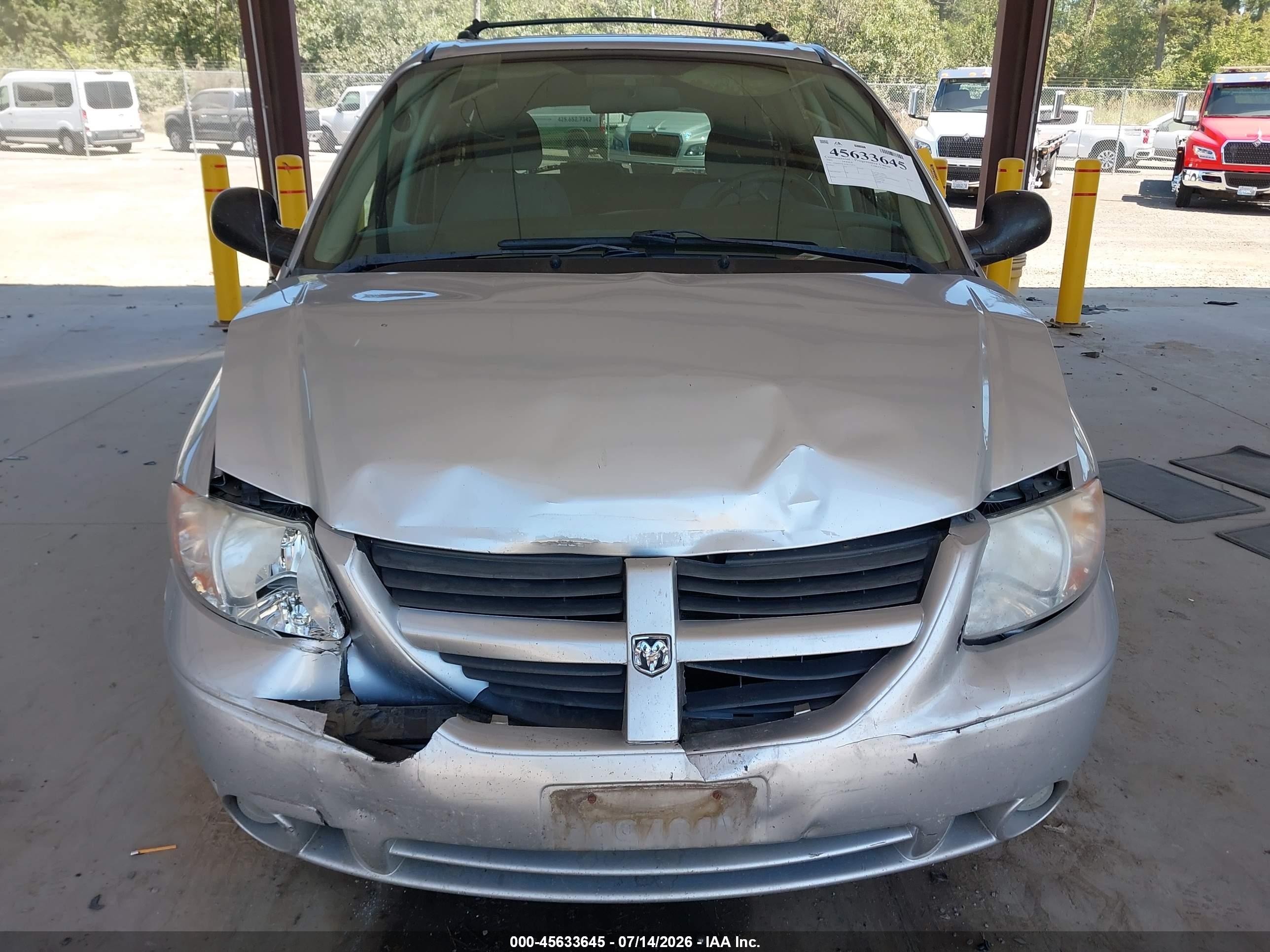 2005 Dodge Caravan Sxt Silver vin: 2D4GP44LX5R573879