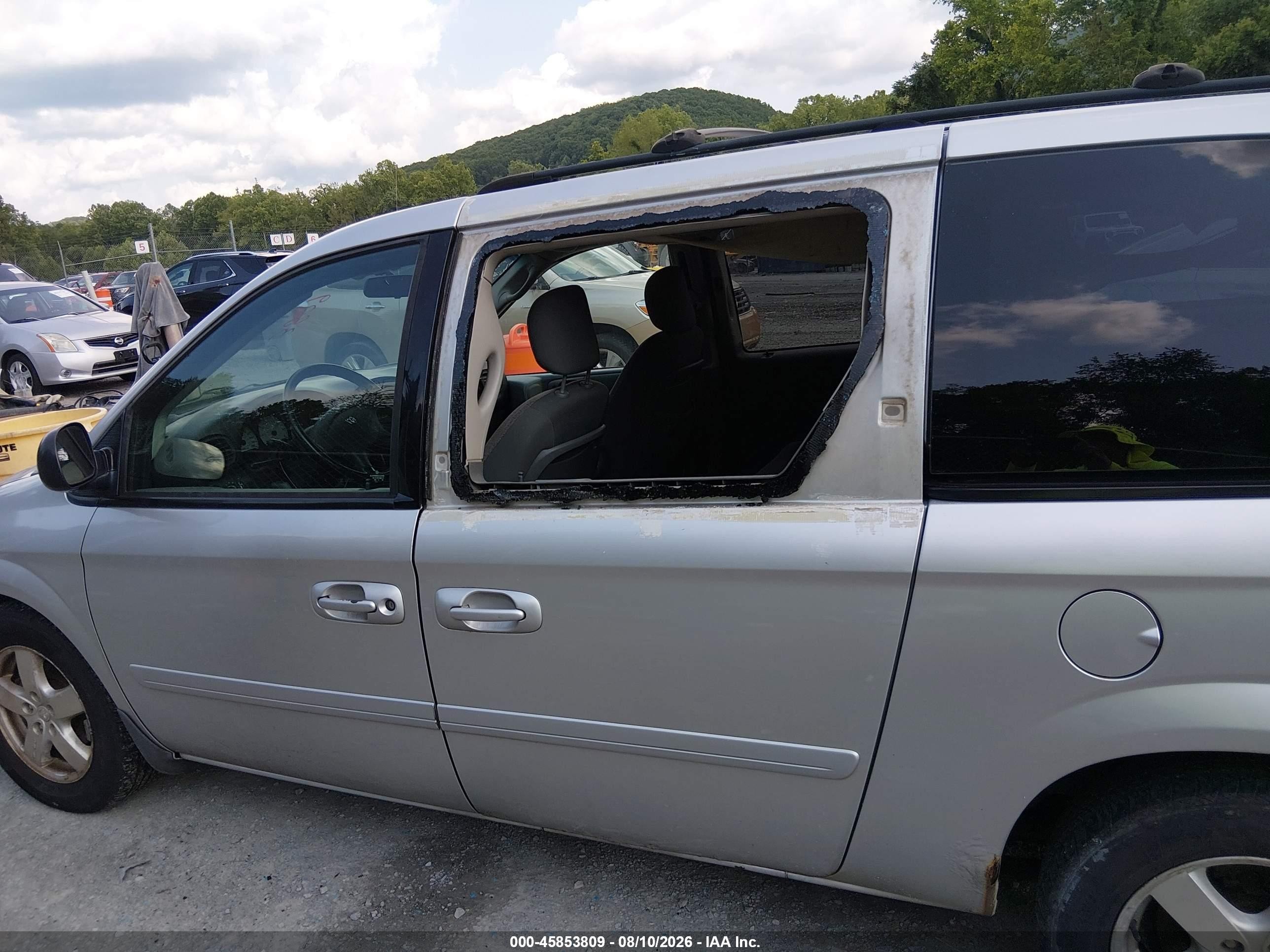 2006 Dodge Grand Caravan Sxt Silver vin: 2D4GP44LX6R838463