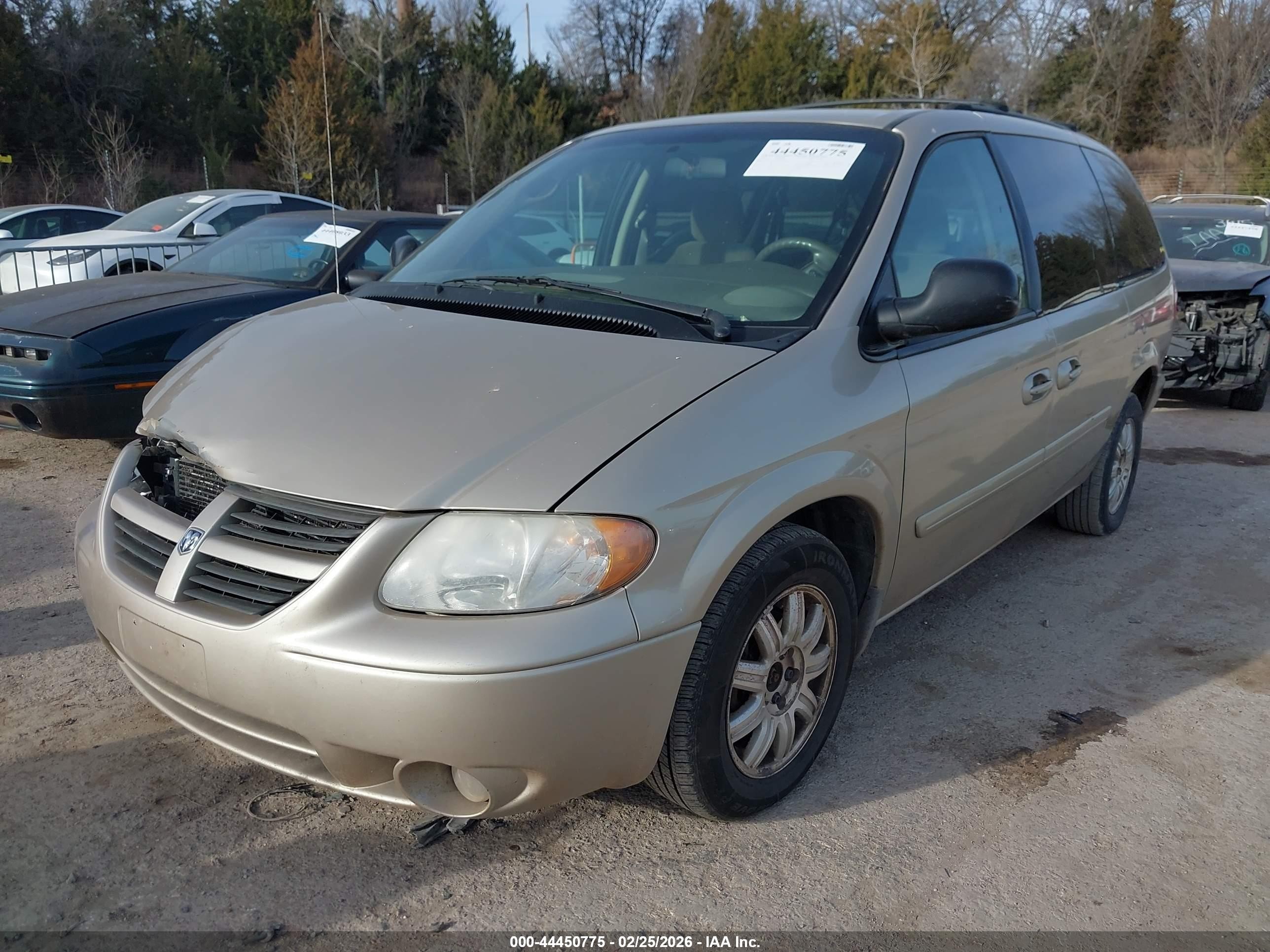 2007 Dodge Grand Caravan Sxt Tan vin: 2D4GP44LX7R175378