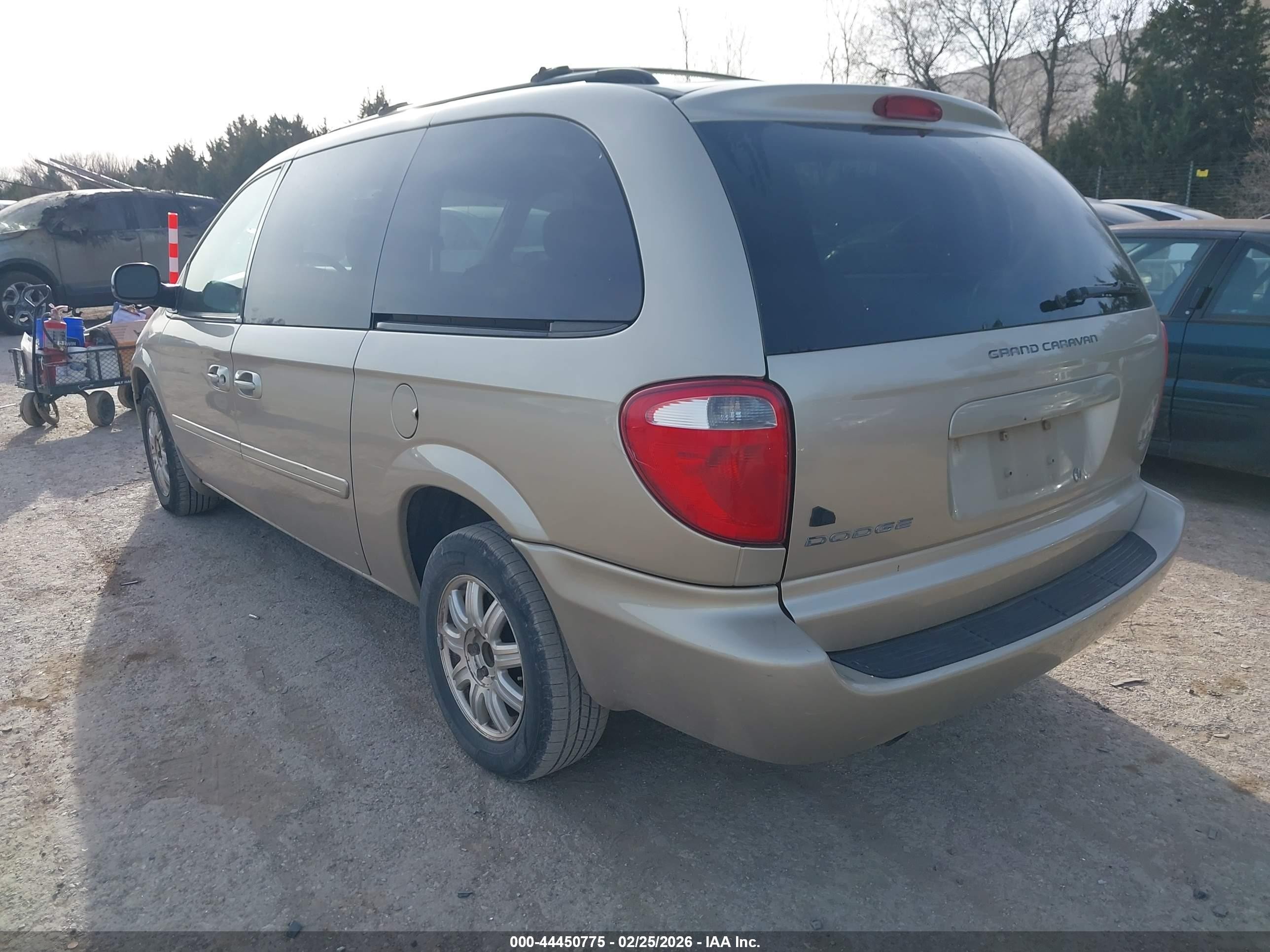 2007 Dodge Grand Caravan Sxt Tan vin: 2D4GP44LX7R175378