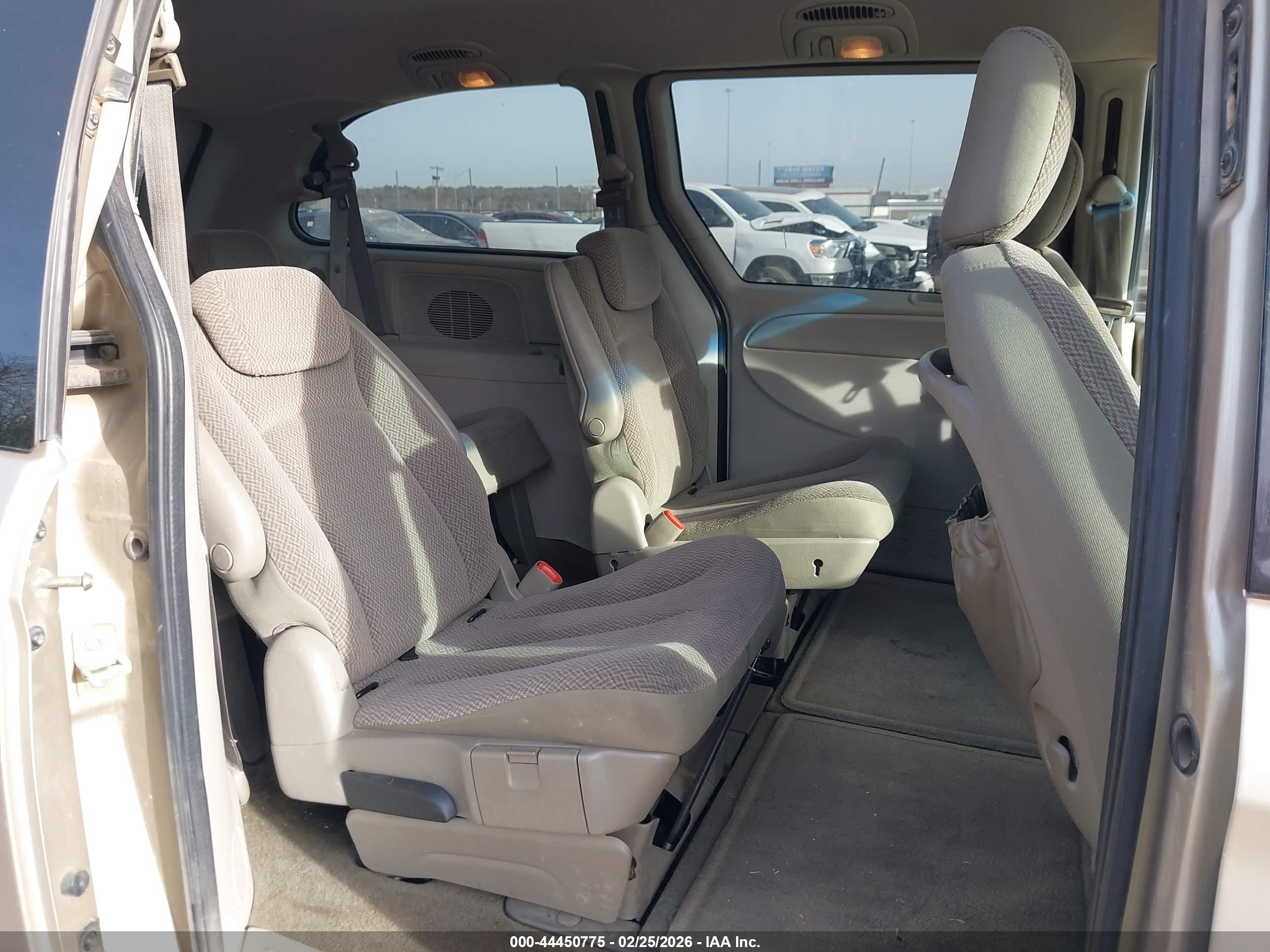 2007 Dodge Grand Caravan Sxt Tan vin: 2D4GP44LX7R175378