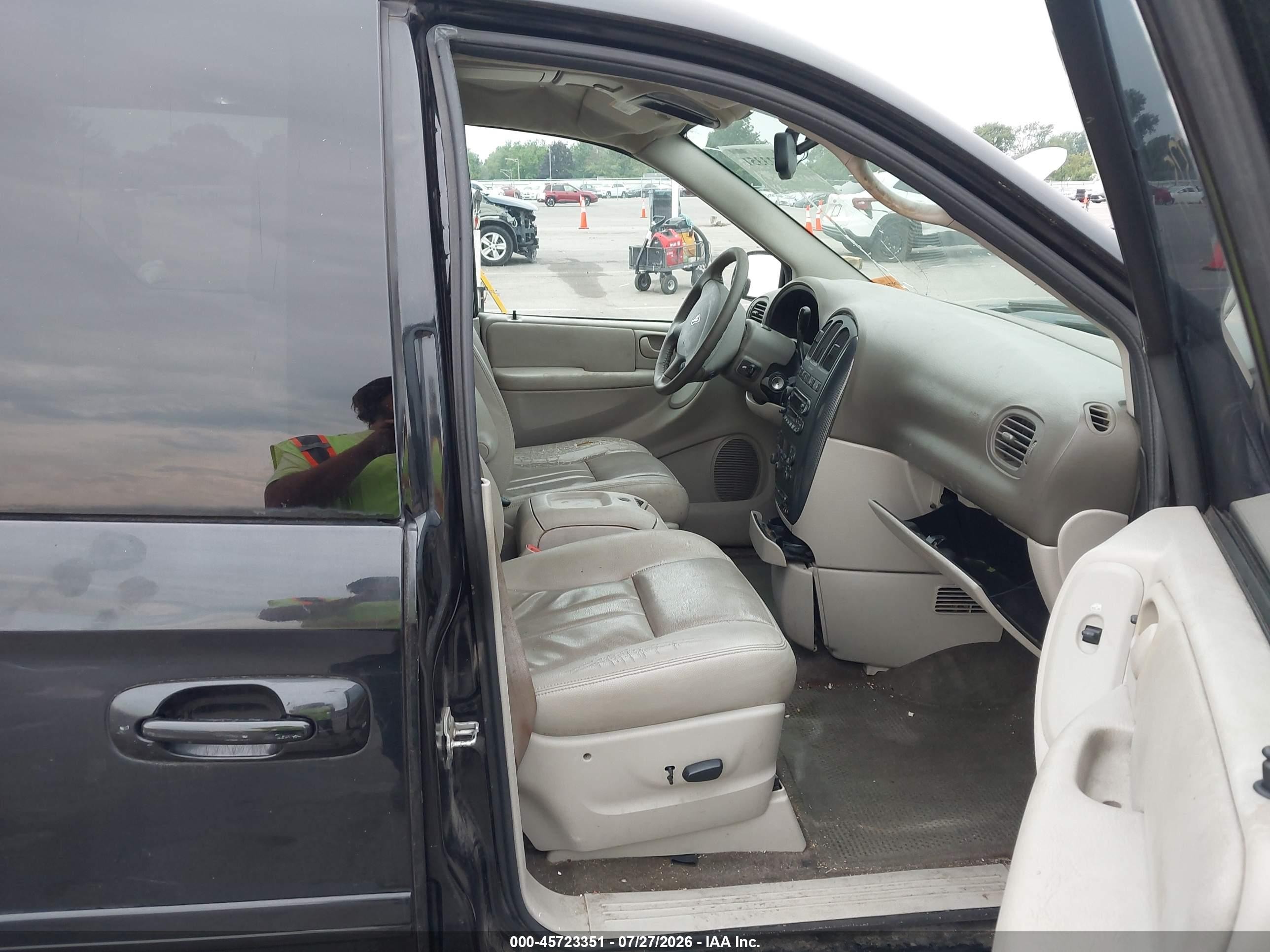 2007 Dodge Grand Caravan Sxt Black vin: 2D4GP44LX7R301481