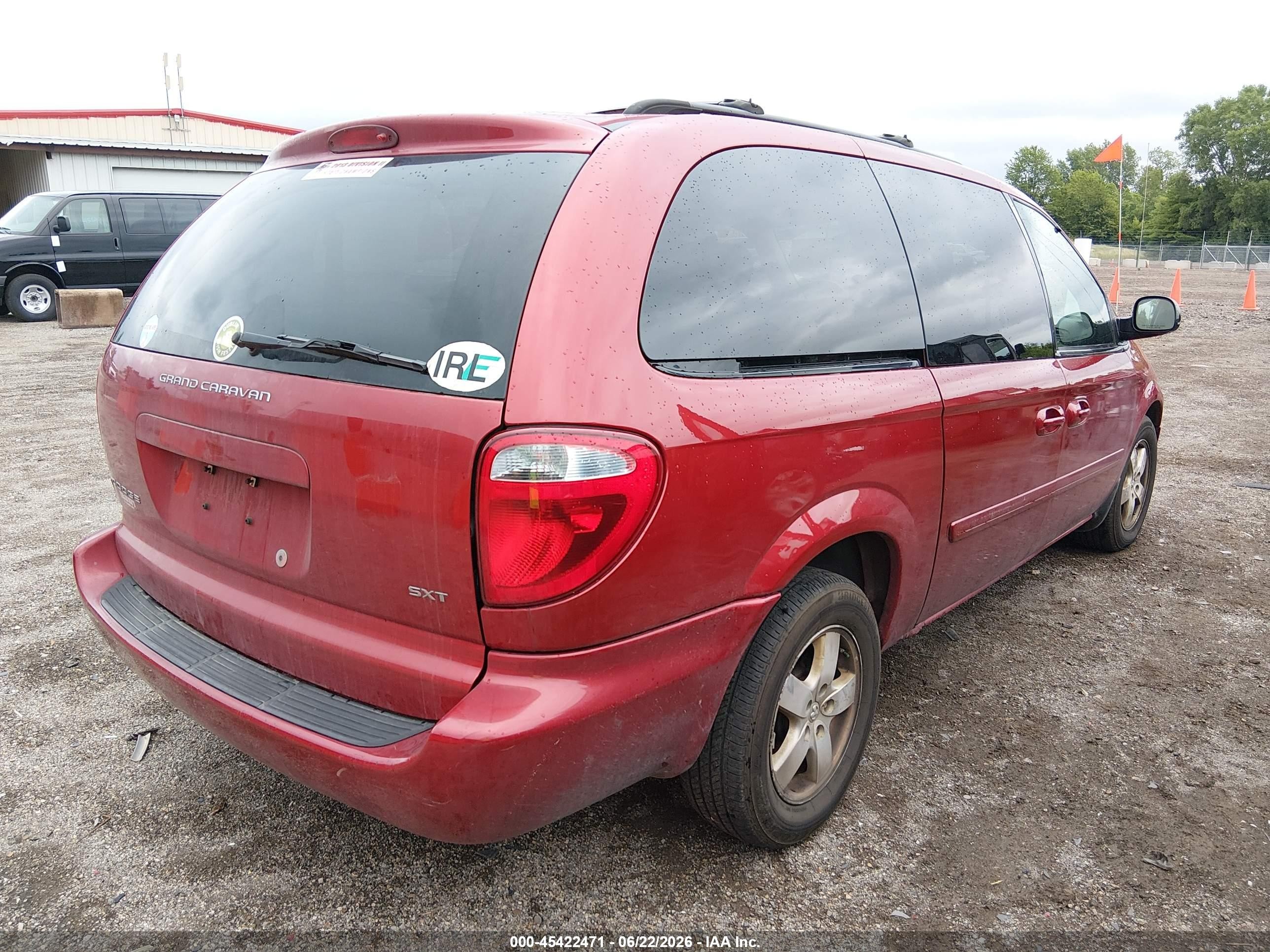 2007 Dodge Grand Caravan Sxt Red vin: 2D4GP44LX7R308530