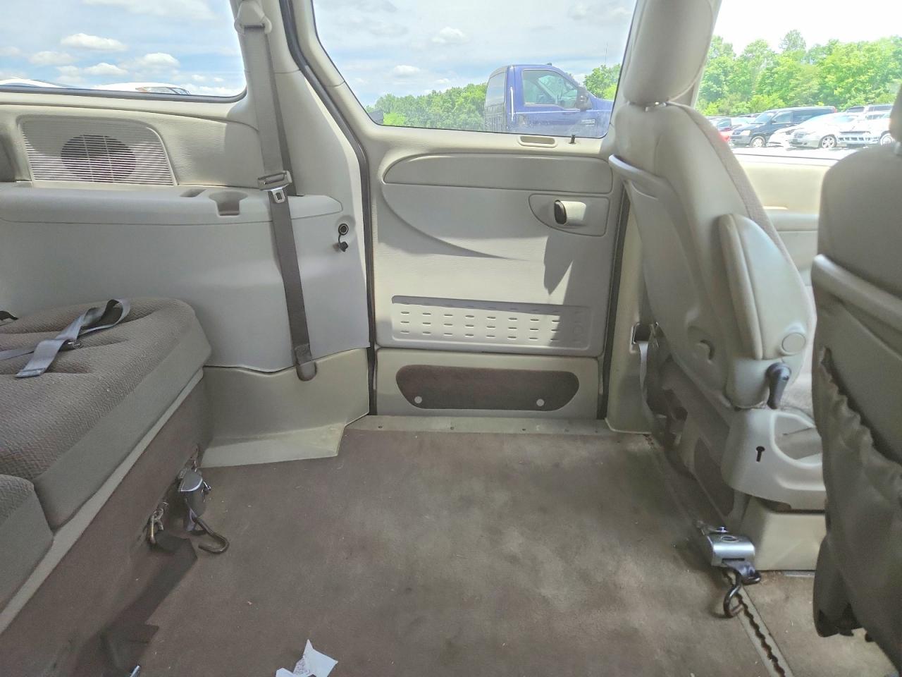 2007 Dodge Grand Caravan Sxt Tan vin: 2D4GP44LX7R313419