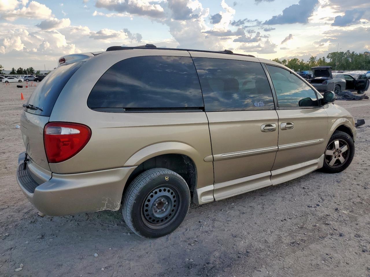 2003 Dodge Grand Caravan Es Tan vin: 2D4GP54L63R123438
