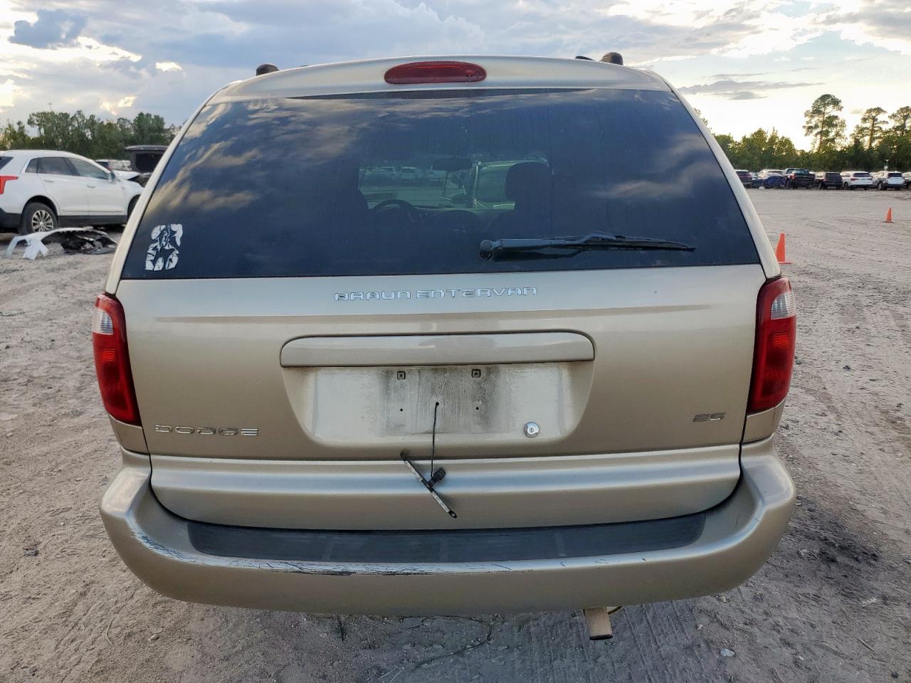 2003 Dodge Grand Caravan Es Tan vin: 2D4GP54L63R123438