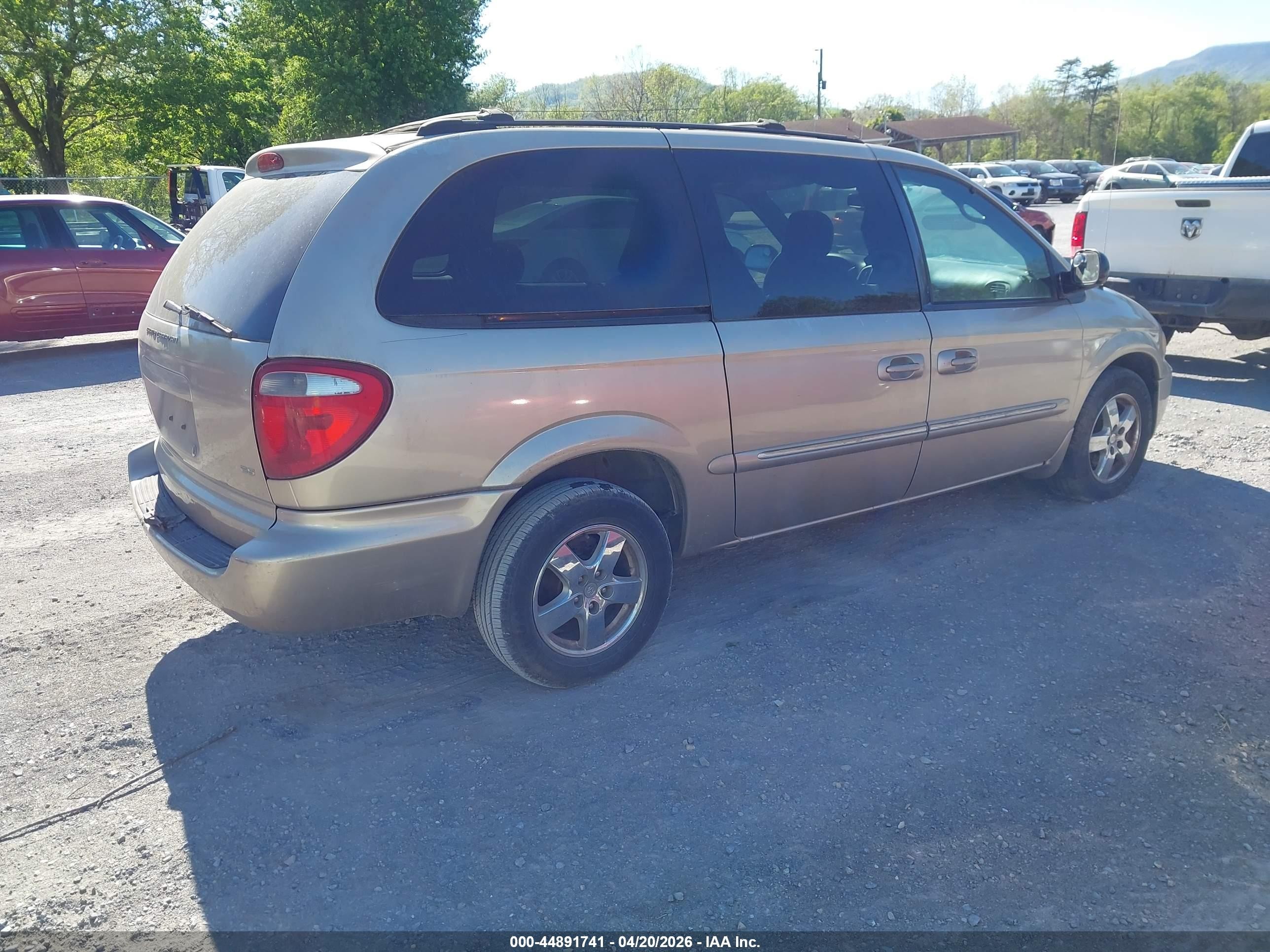 2003 Dodge Grand Caravan Es Gold vin: 2D4GP54L93R384580