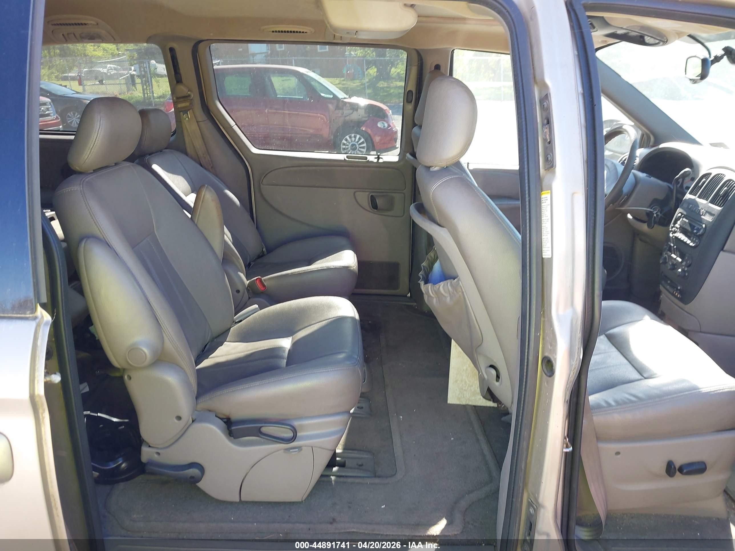 2003 Dodge Grand Caravan Es Gold vin: 2D4GP54L93R384580