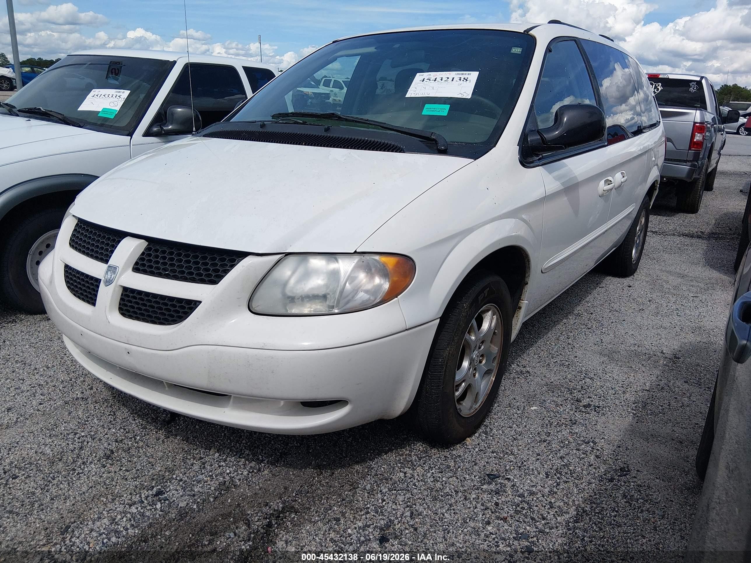 2003 Dodge Grand Caravan Ex White vin: 2D4GP74L23R138188