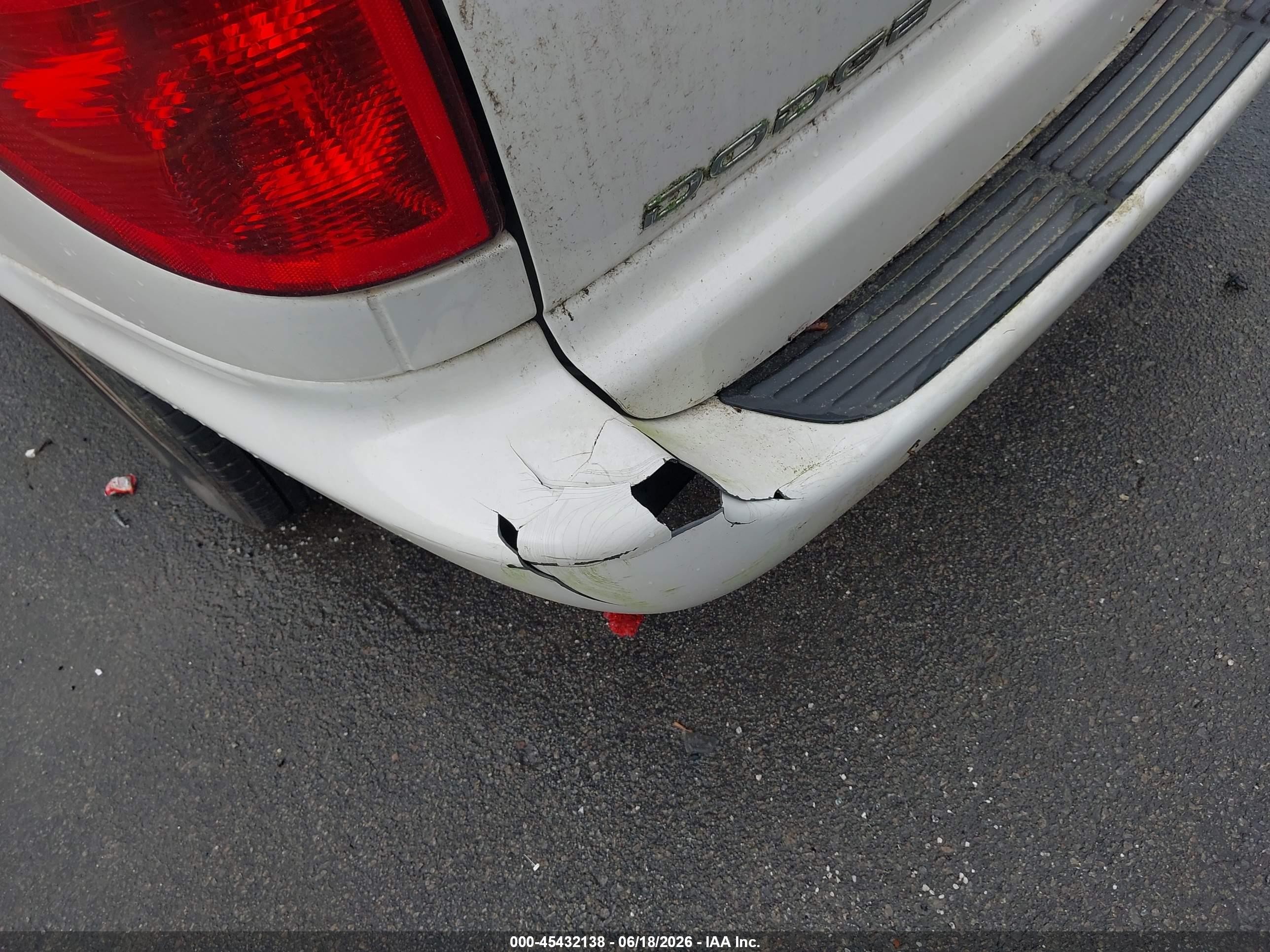 2003 Dodge Grand Caravan Ex White vin: 2D4GP74L23R138188