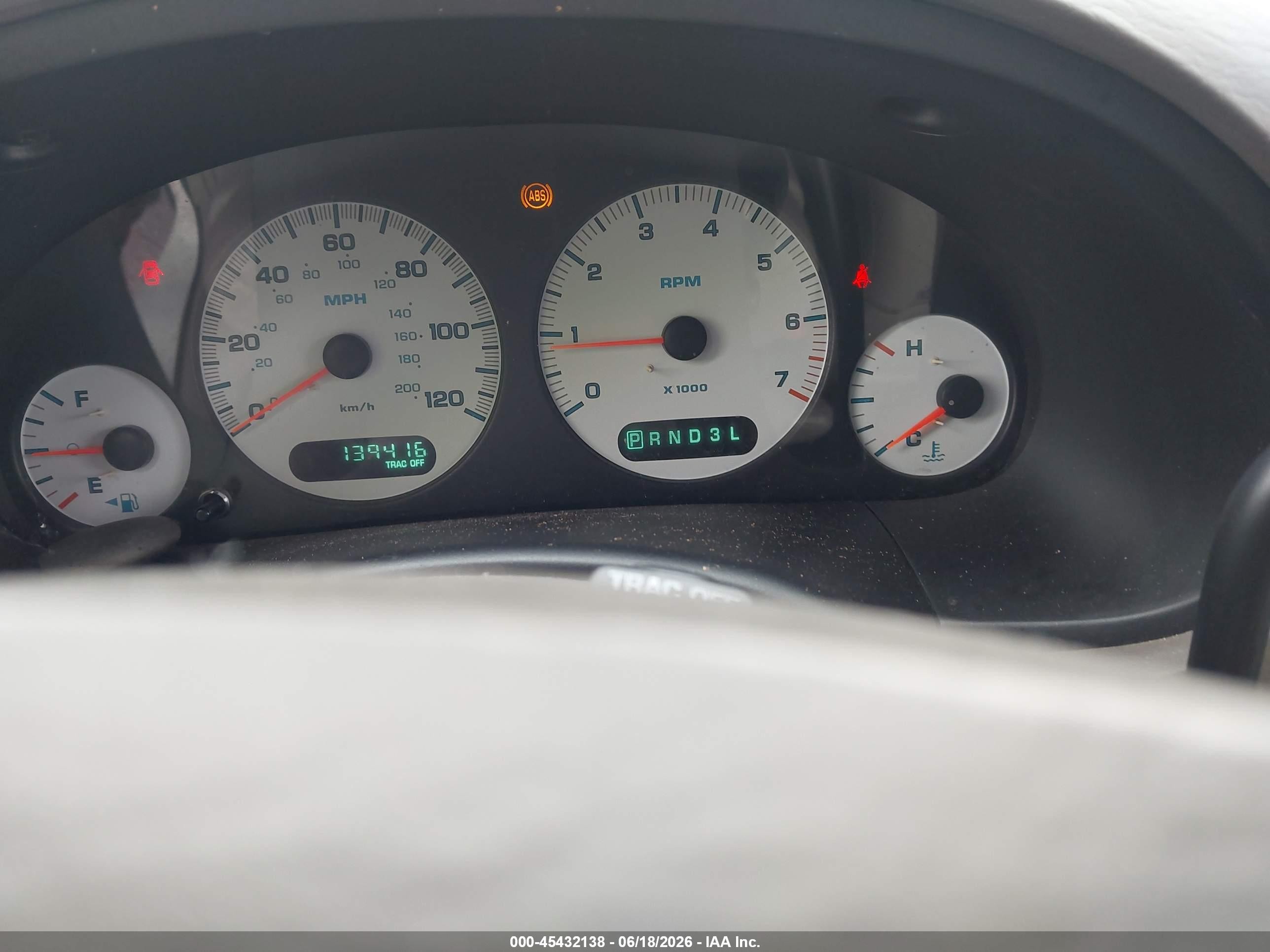 2003 Dodge Grand Caravan Ex White vin: 2D4GP74L23R138188