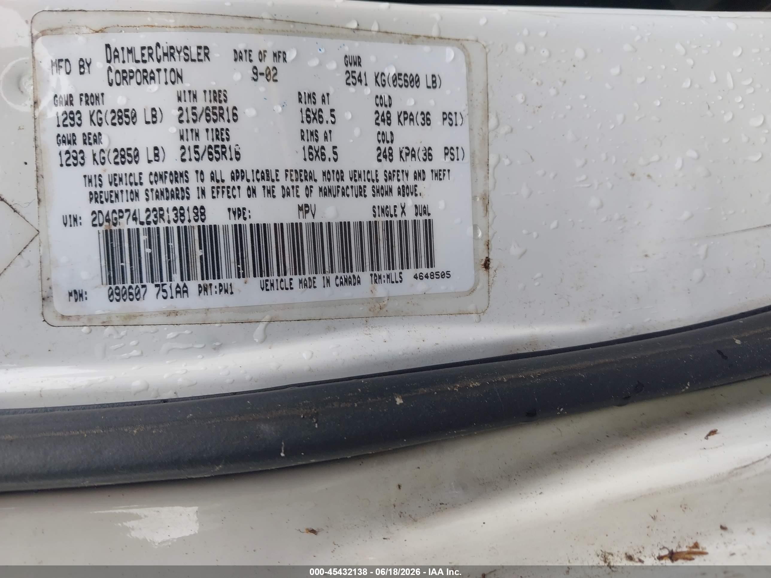 2003 Dodge Grand Caravan Ex White vin: 2D4GP74L23R138188
