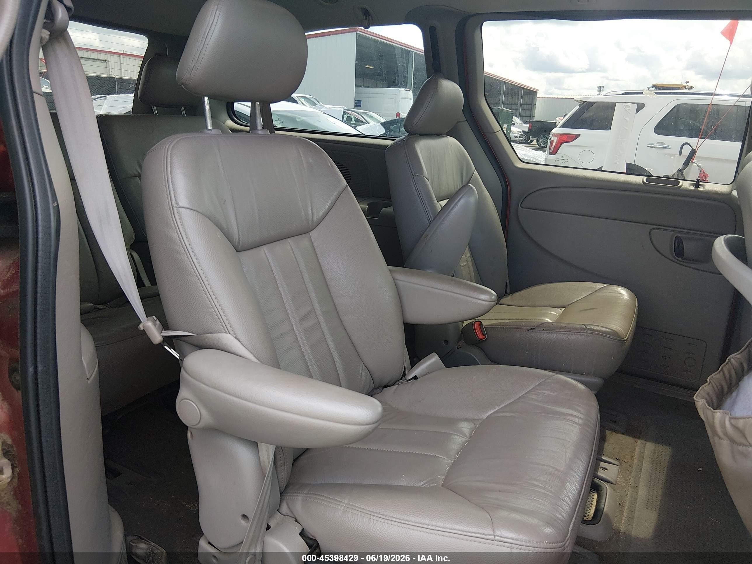 2003 Dodge Grand Caravan Ex Red vin: 2D4GP74L33R244178