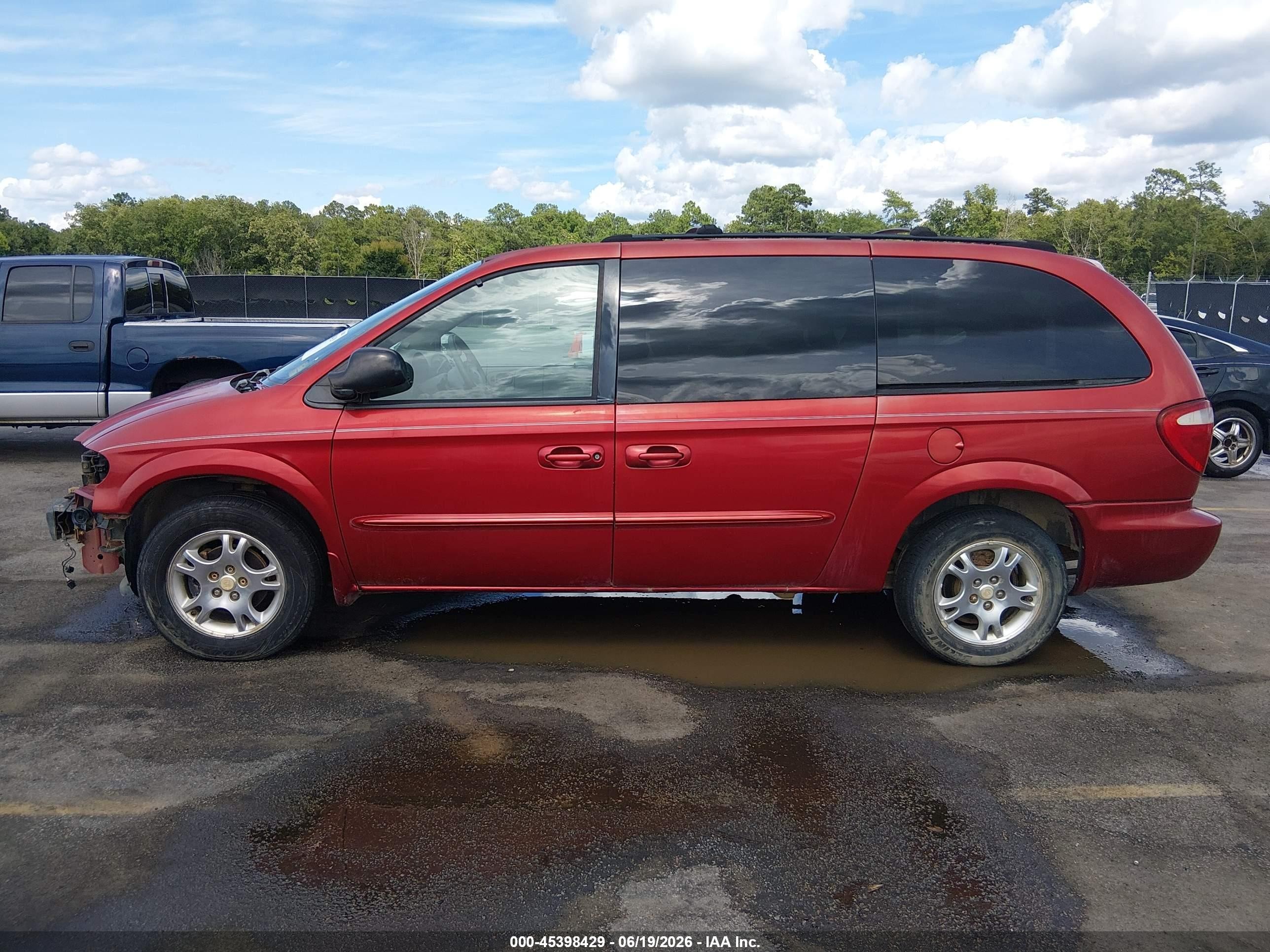 2003 Dodge Grand Caravan Ex Red vin: 2D4GP74L33R244178