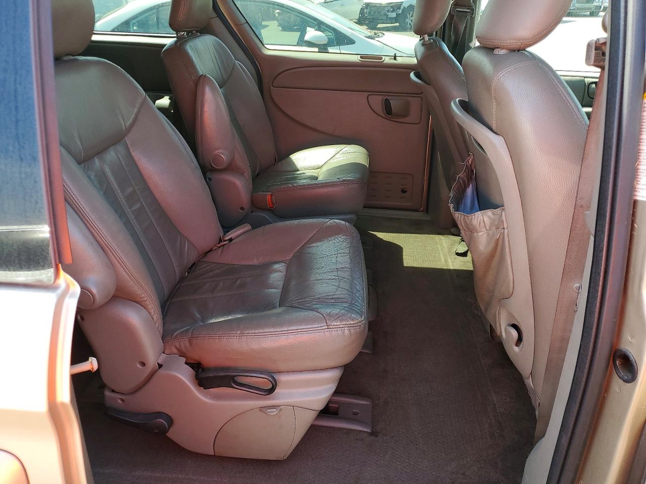2003 Dodge Grand Caravan Ex Tan vin: 2D4GP74L63R189810