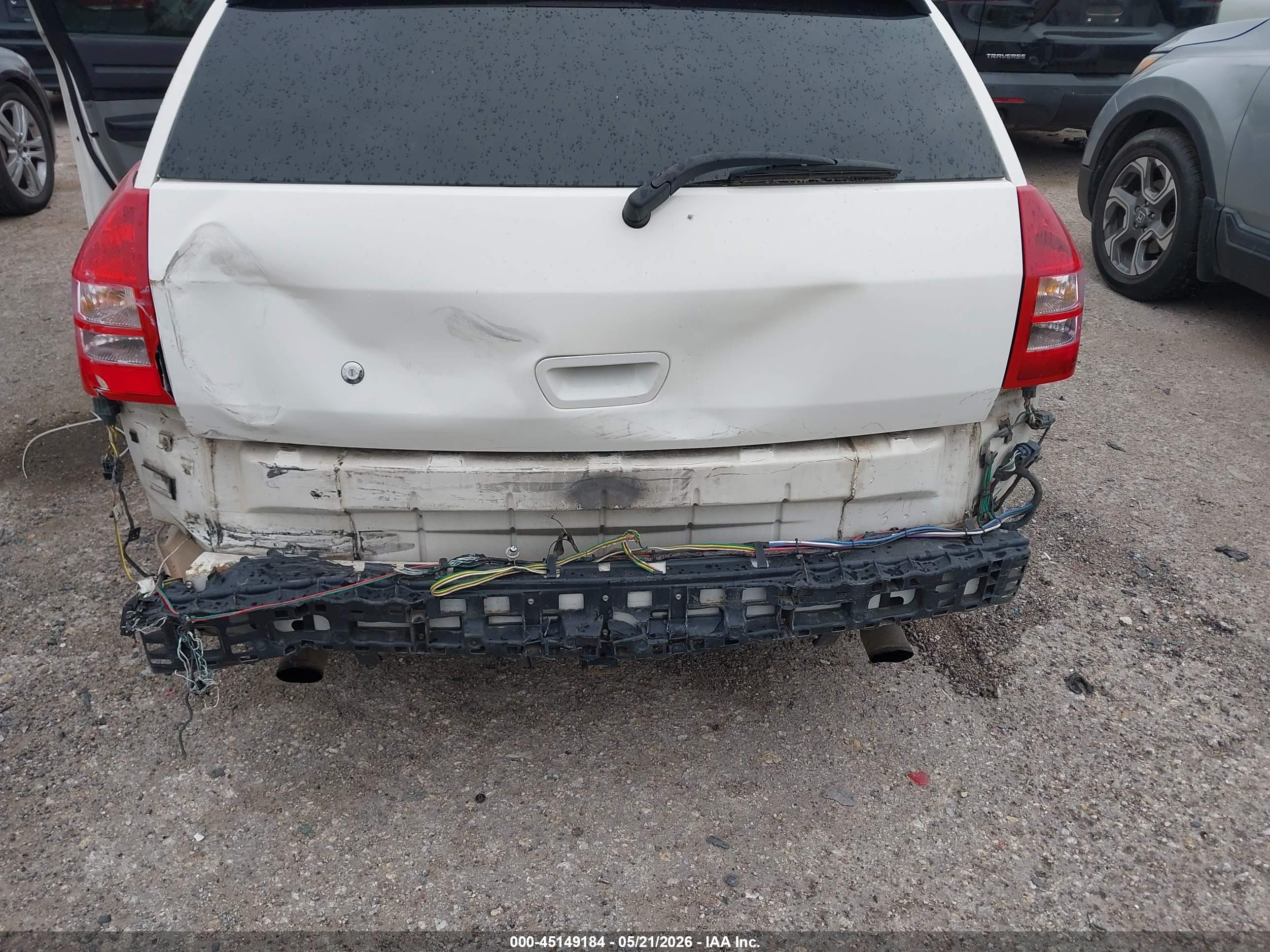 2008 Dodge Magnum   White vin: 2D4GV47228H252311