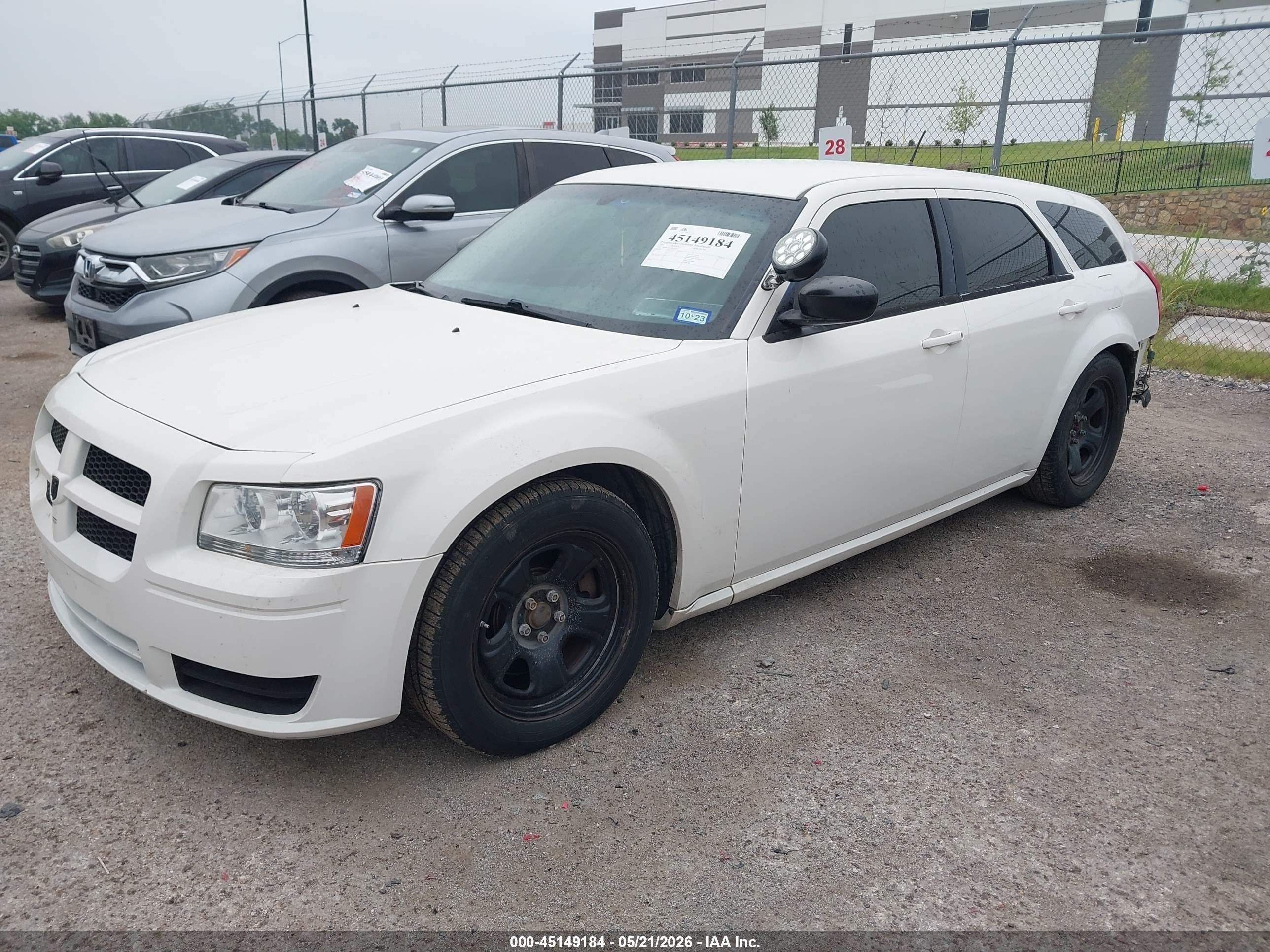 2008 Dodge Magnum   White vin: 2D4GV47228H252311