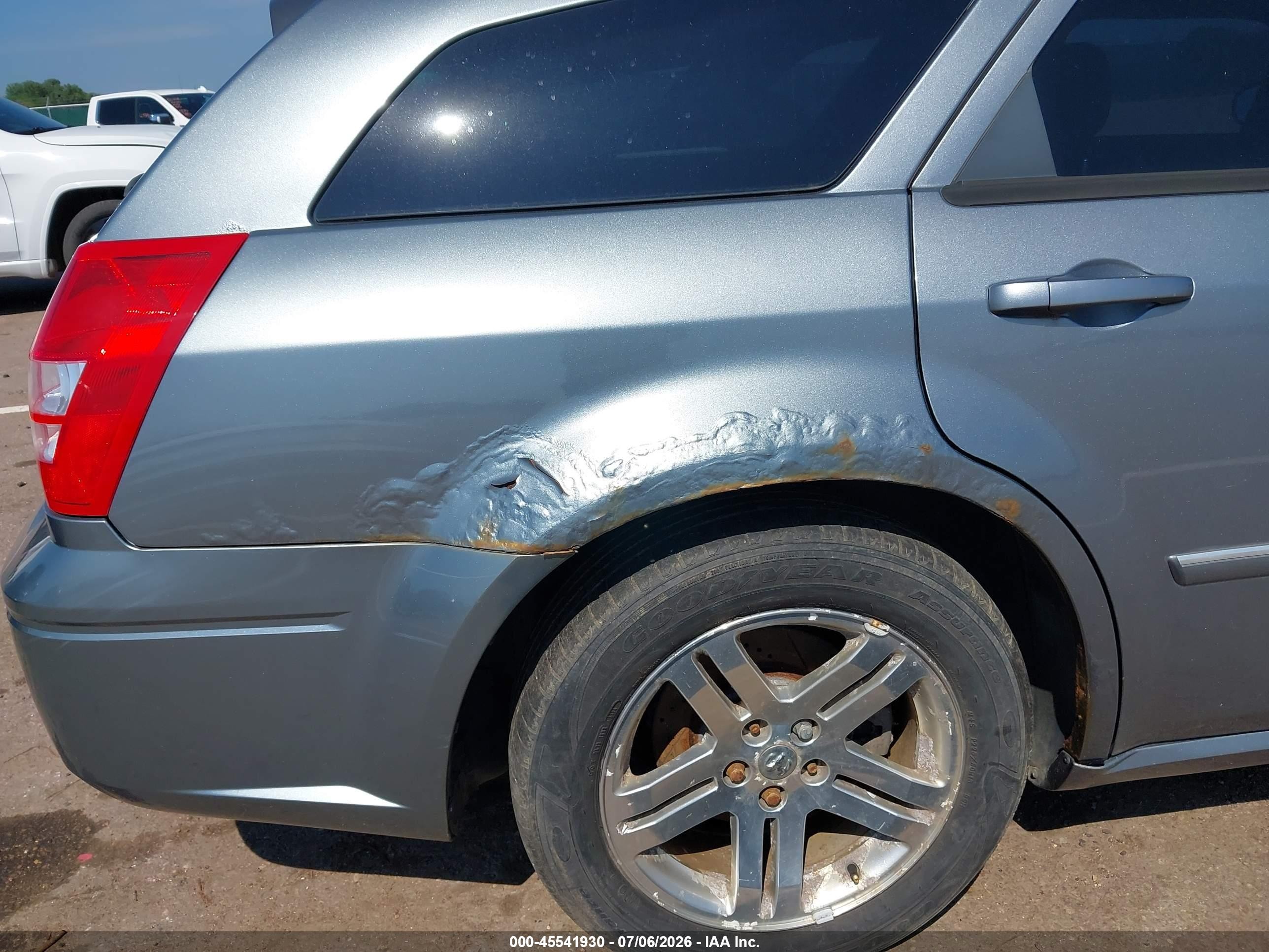 2006 Dodge Magnum Rt Silver vin: 2D4GV57216H179435