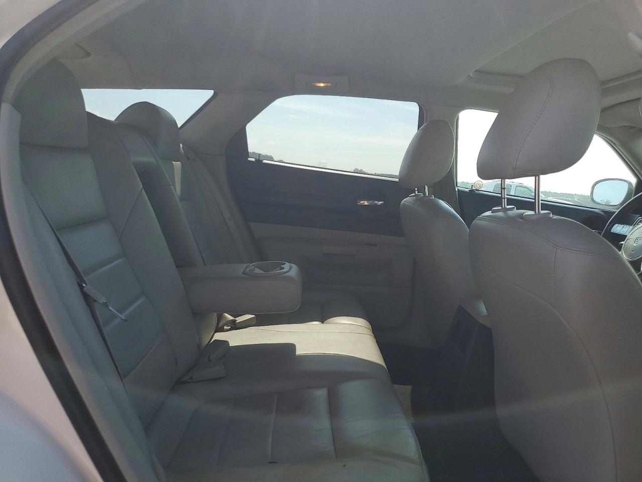 2006 Dodge Magnum R/t White vin: 2D4GV57286H516683