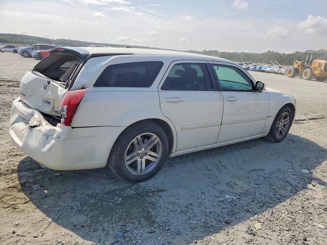 2006 Dodge Magnum R/t White vin: 2D4GV57286H516683