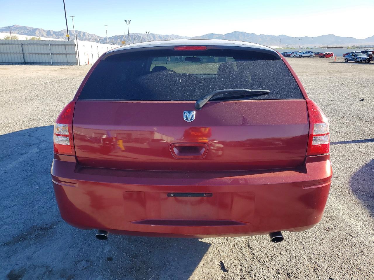 2005 Dodge Magnum R/t Red vin: 2D4GV58275H683551