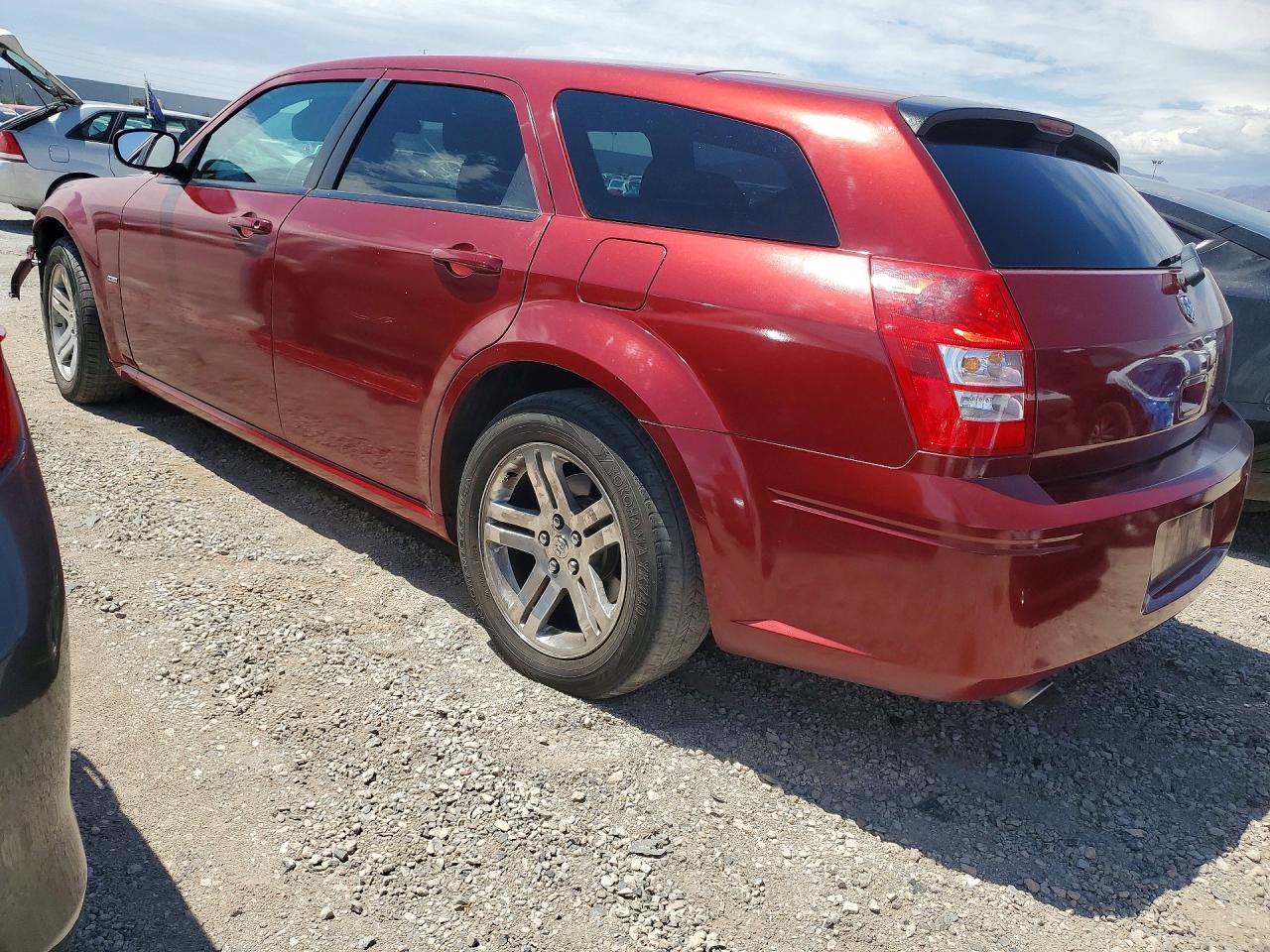 2005 Dodge Magnum R/t Red vin: 2D4GV58275H683551