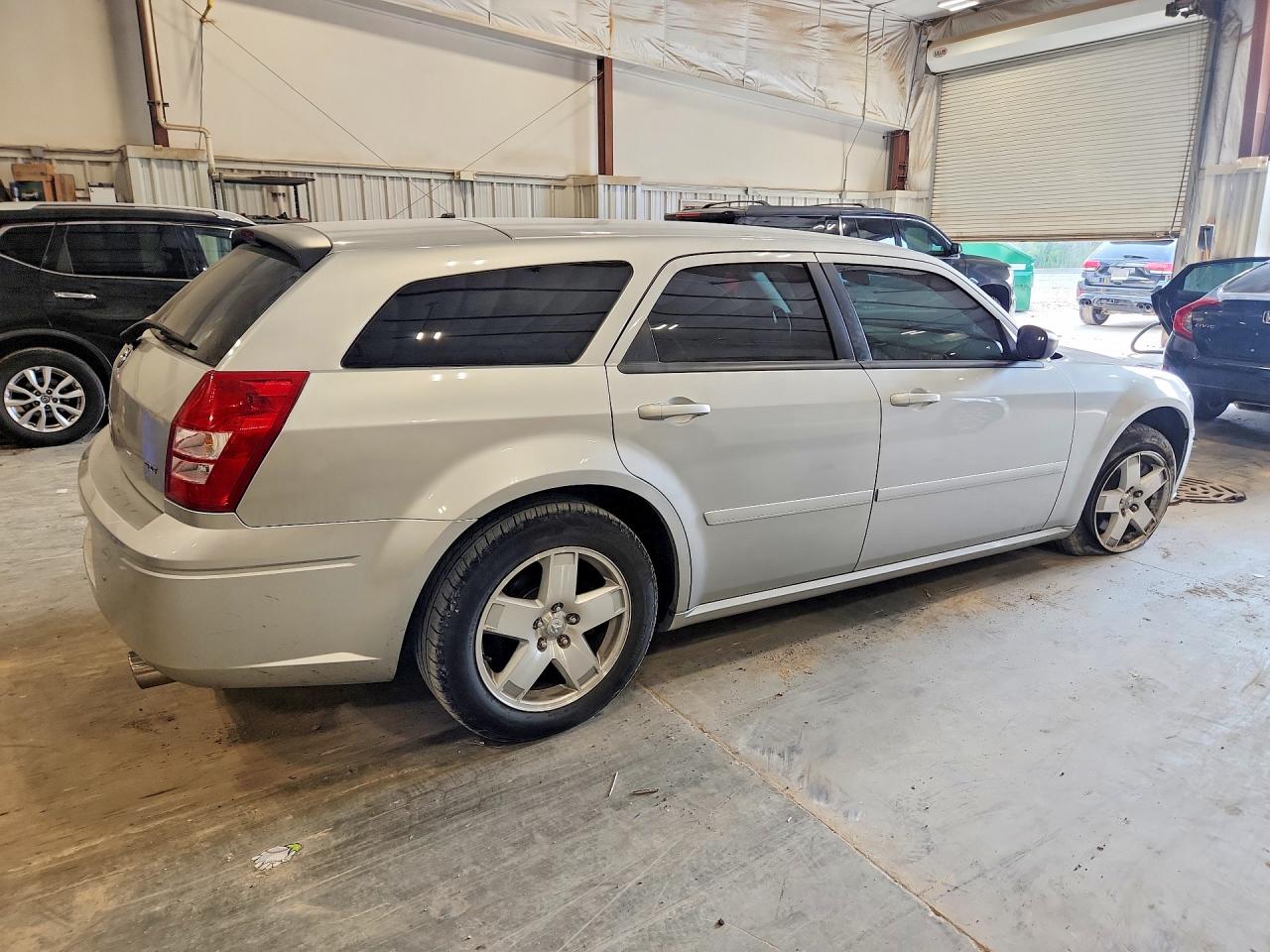 2005 Dodge Magnum Sxt Silver vin: 2D4GZ48V45H582069