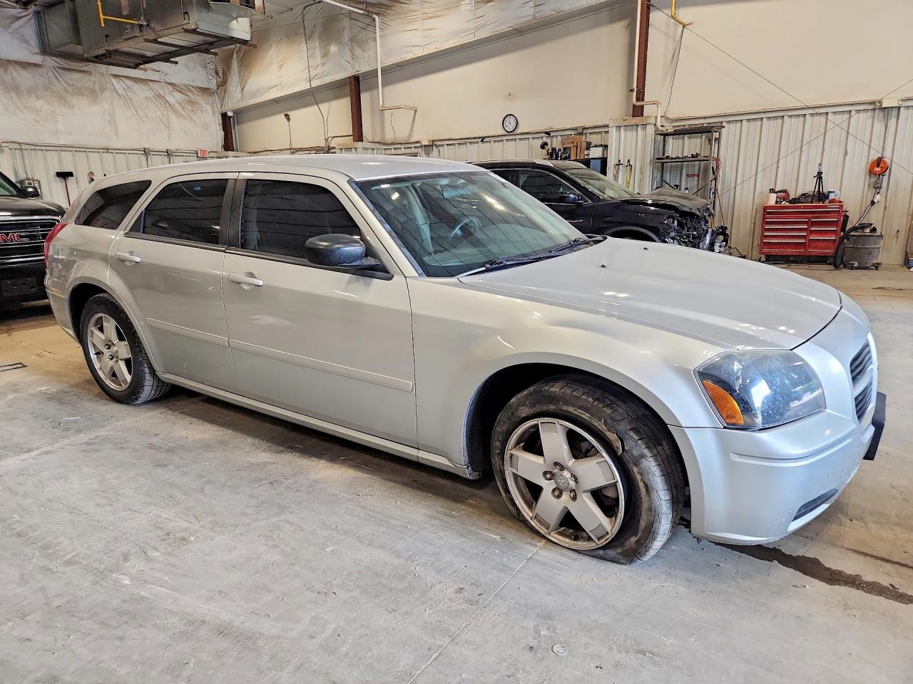 2005 Dodge Magnum Sxt Silver vin: 2D4GZ48V45H582069