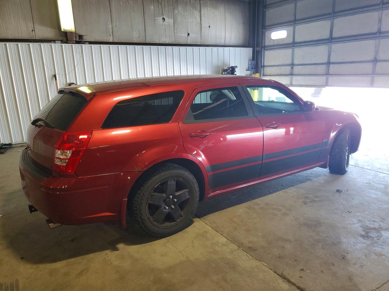 2005 Dodge Magnum R/t Burgundy vin: 2D4GZ58255H688428