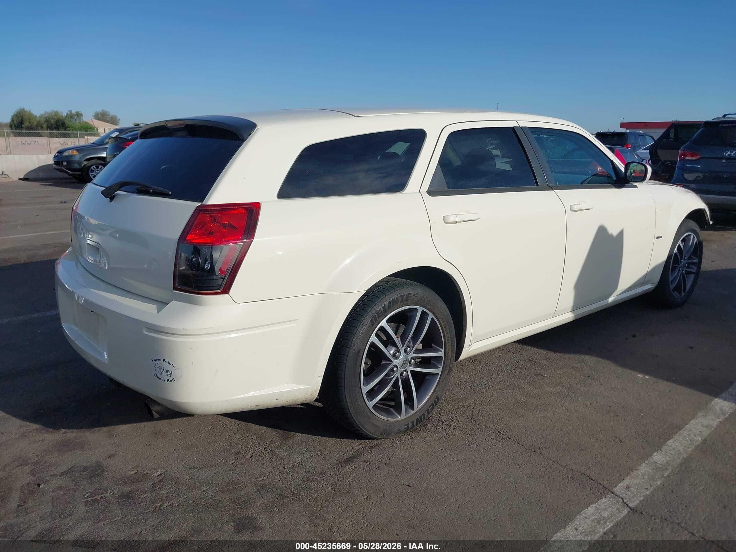 2005 Dodge Magnum Rt White vin: 2D4GZ58285H551127