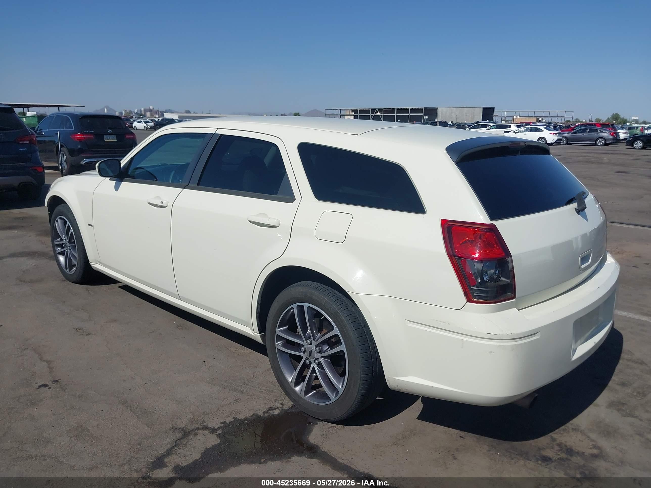 2005 Dodge Magnum Rt White vin: 2D4GZ58285H551127